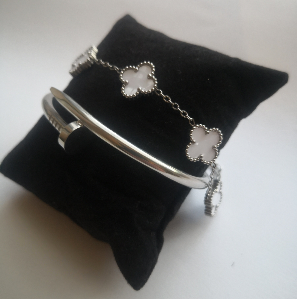 Spijker en Klaver Armbanden Zilver en Wit - Intero Sieraden