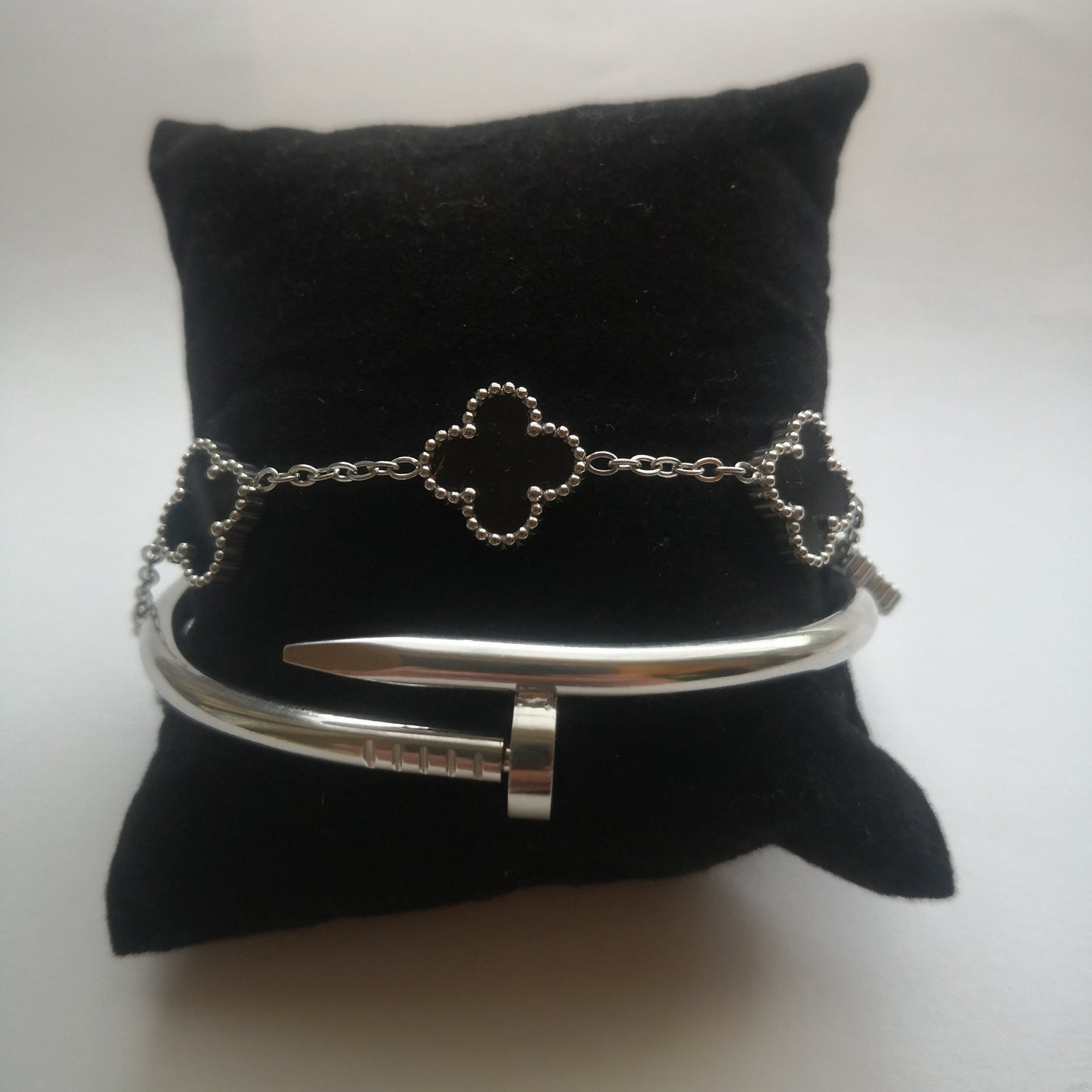 Spijker en Klaver Armbanden Zilver en Zwart - Intero Sieraden