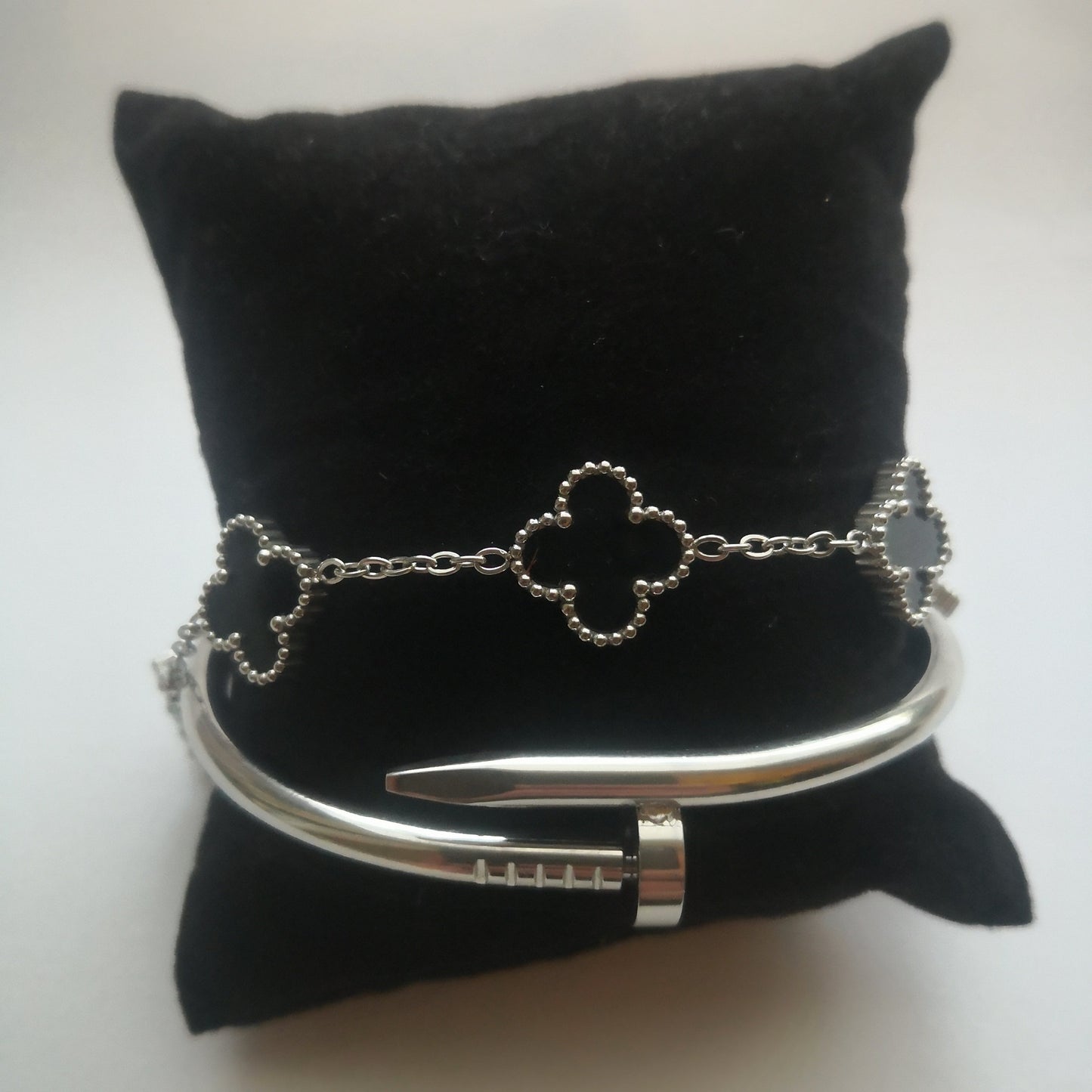 Spijker en Klaver Armbanden Zilver en Zwart - Intero Sieraden