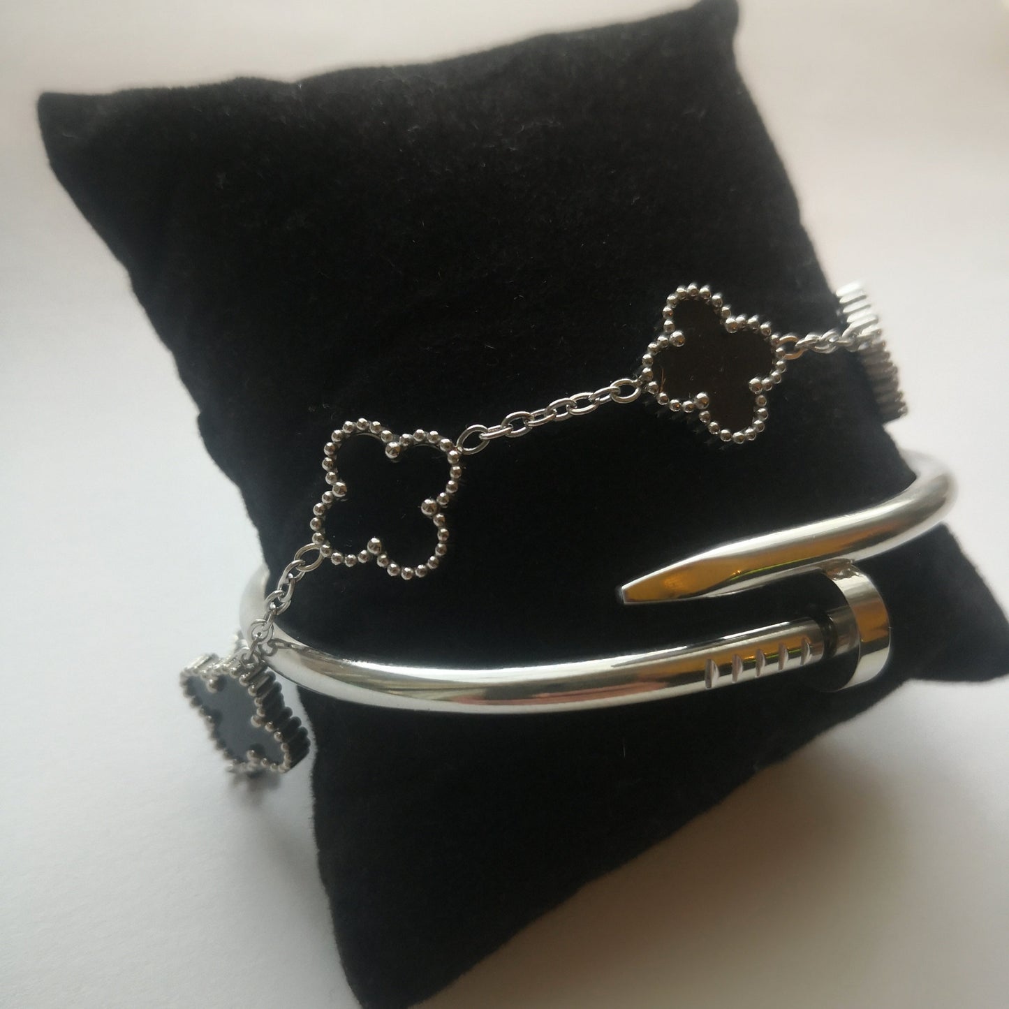 Spijker en Klaver Armbanden Zilver en Zwart - Intero Sieraden