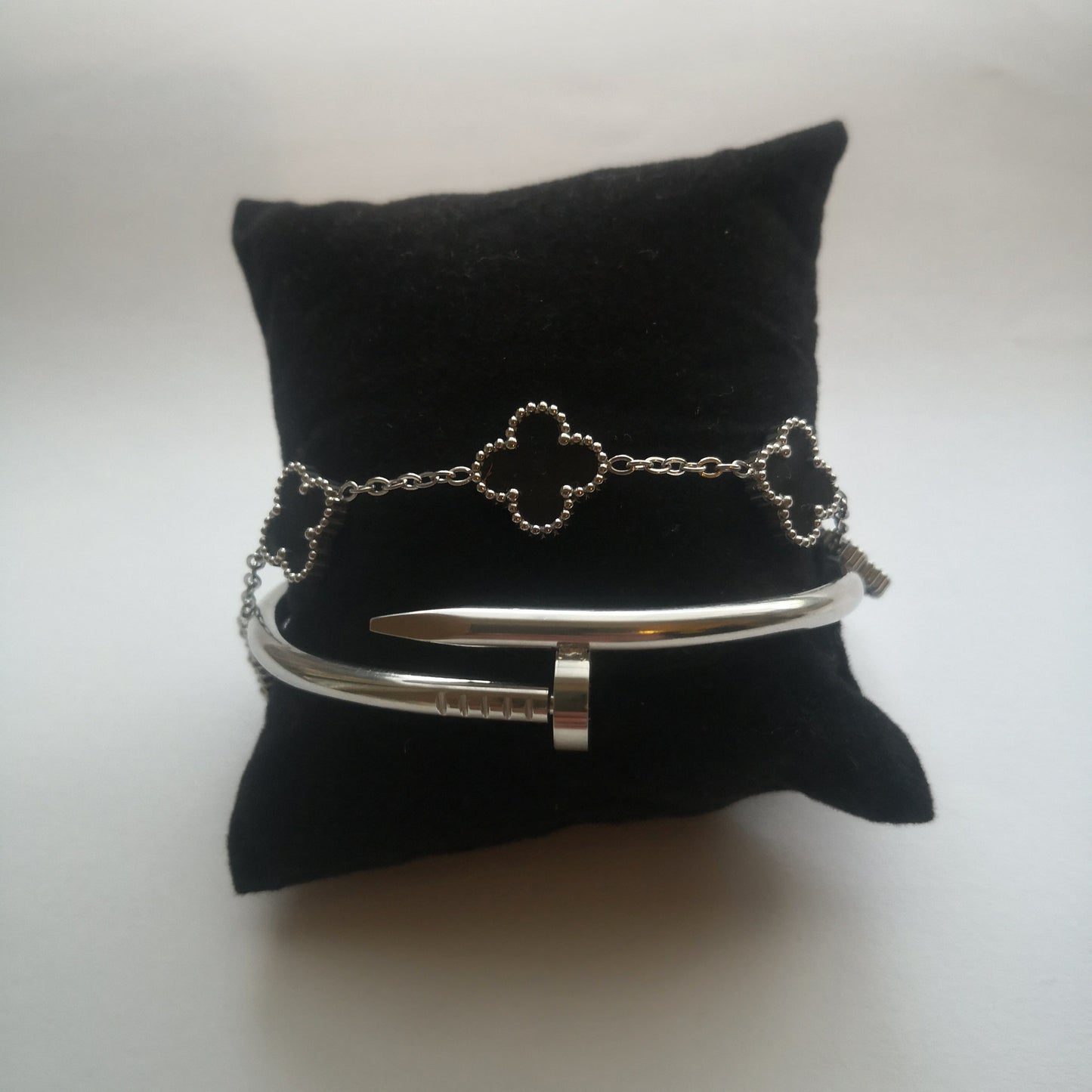 Spijker en Klaver Armbanden Zilver en Zwart - Intero Sieraden
