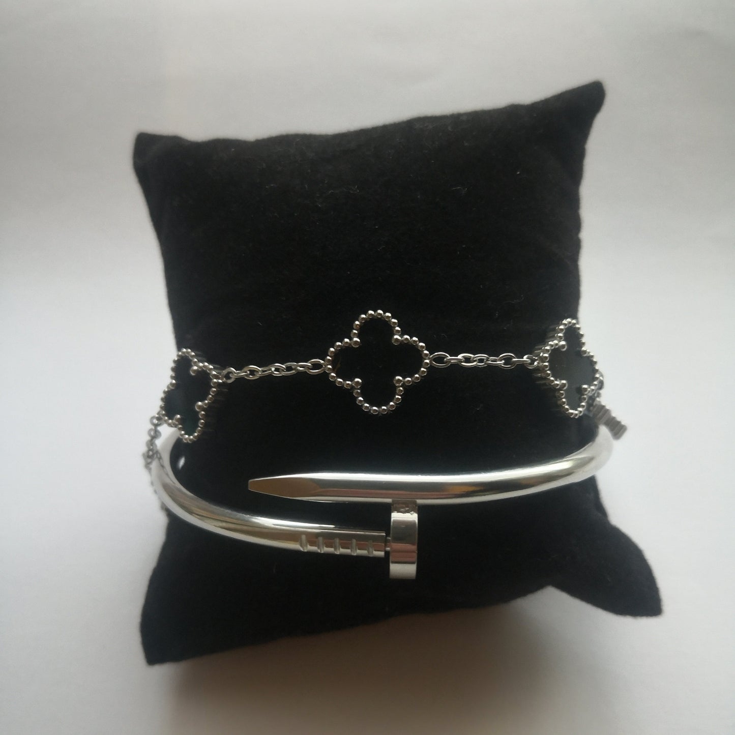 Spijker en Klaver Armbanden Zilver en Zwart - Intero Sieraden