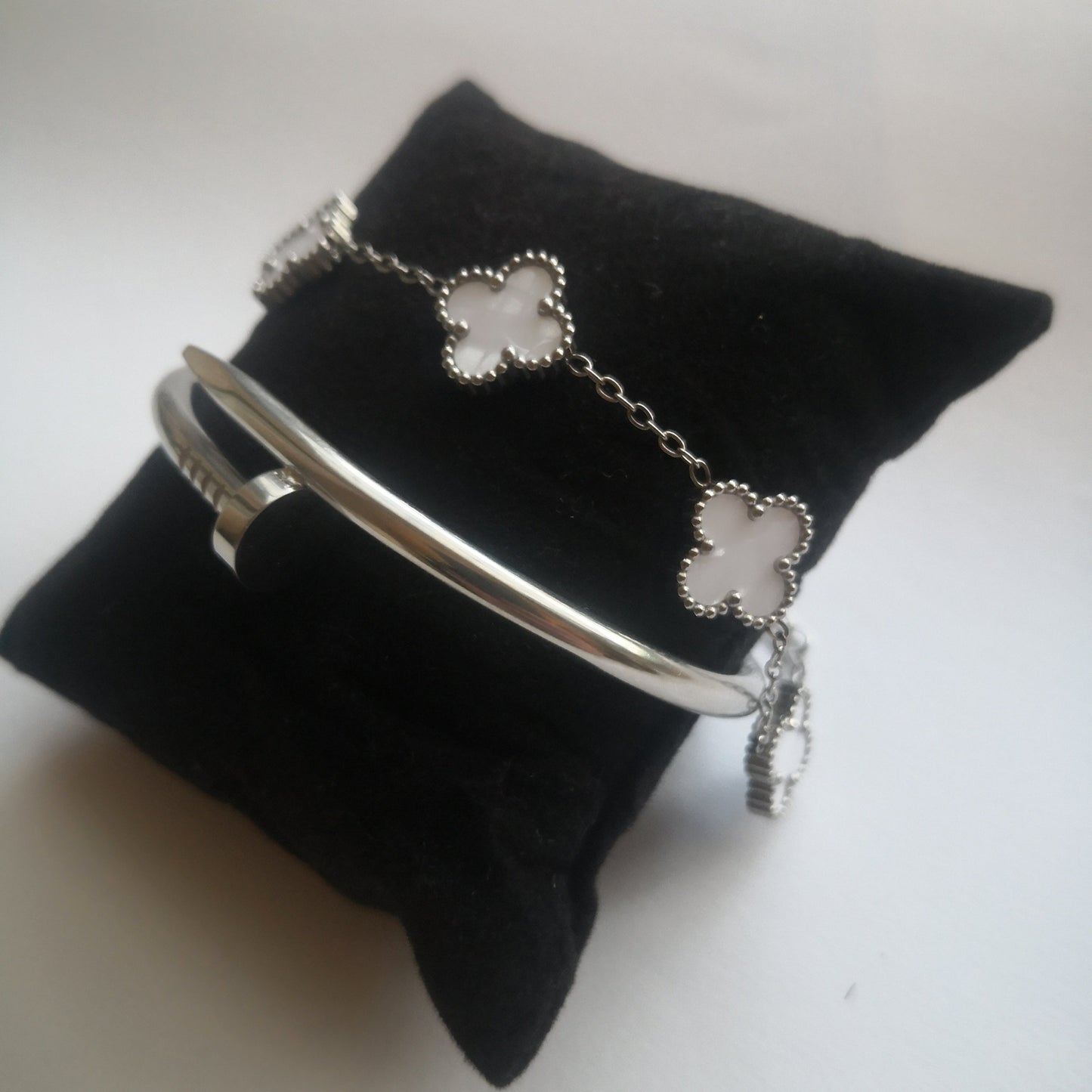 Spijker en Klaver Armbanden Zilver en Wit - Intero Sieraden