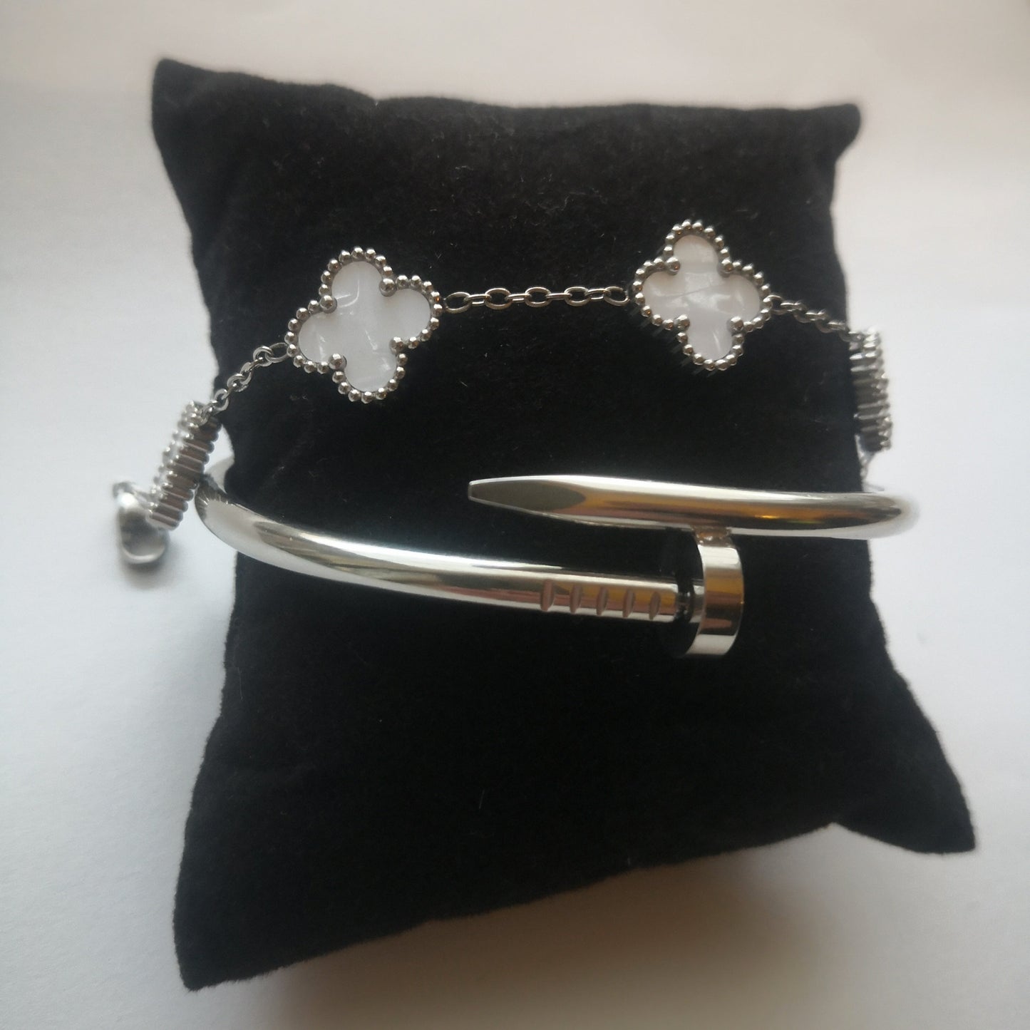 Spijker en Klaver Armbanden Zilver en Wit - Intero Sieraden
