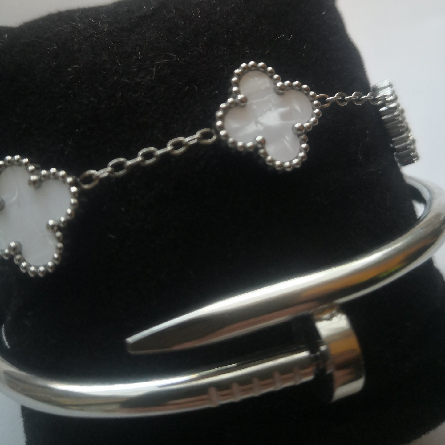 Spijker en Klaver Armbanden Zilver en Wit - Intero Sieraden
