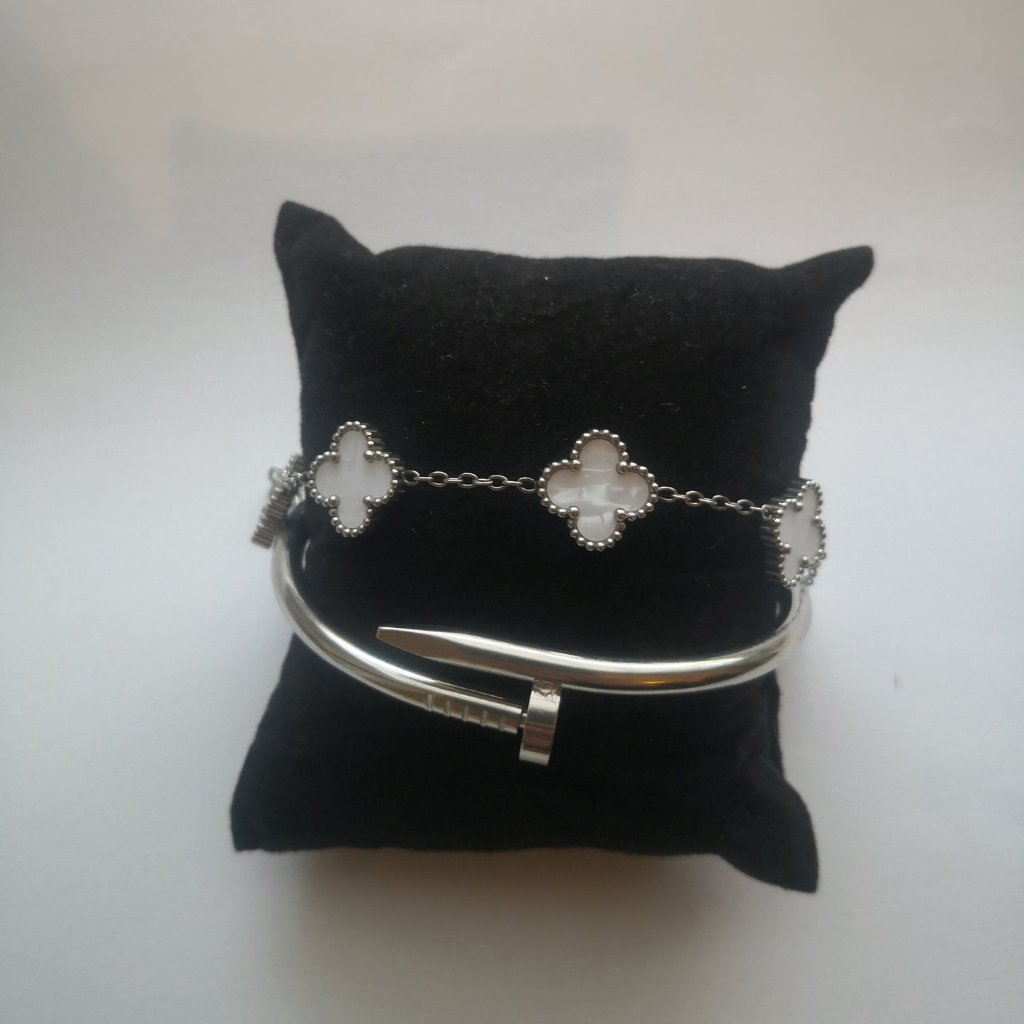 Spijker en Klaver Armbanden Zilver en Wit - Intero Sieraden
