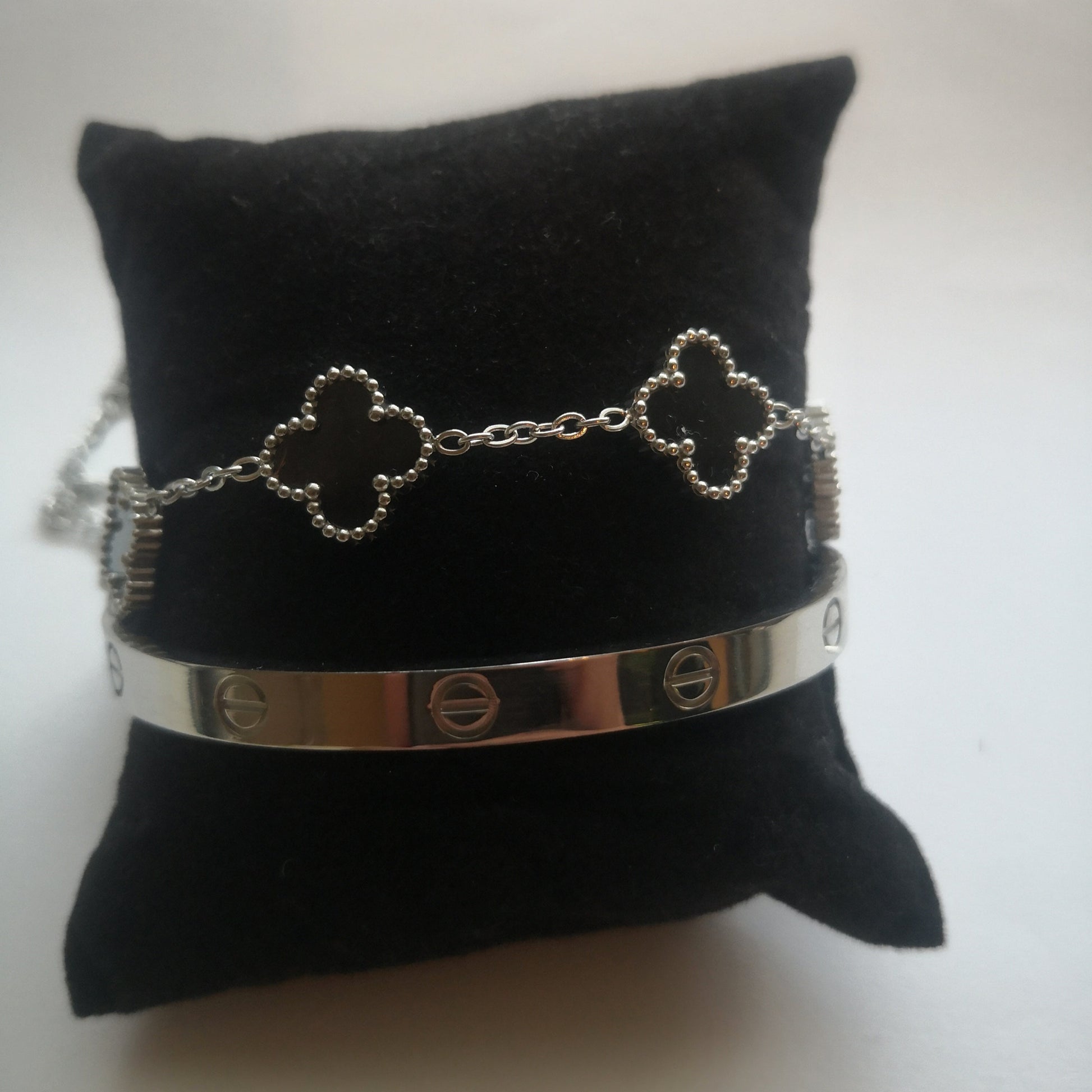 Trendy en Klaver Armbanden Zilver en Zwart - Intero Sieraden