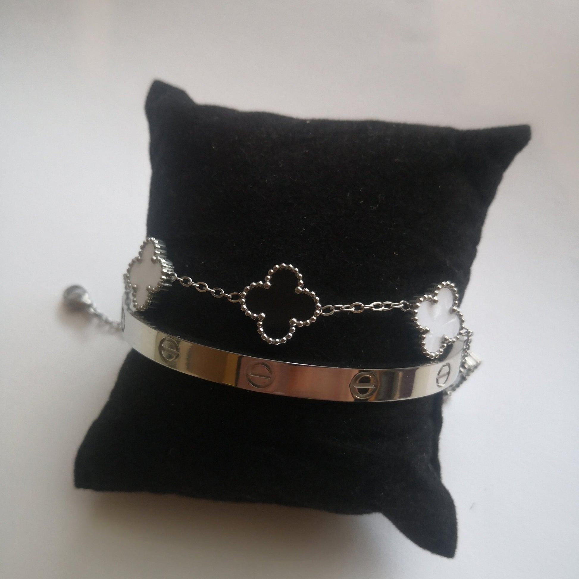 Trendy en Klaver Armbanden - Zilver en Zwart Wit - Intero Sieraden