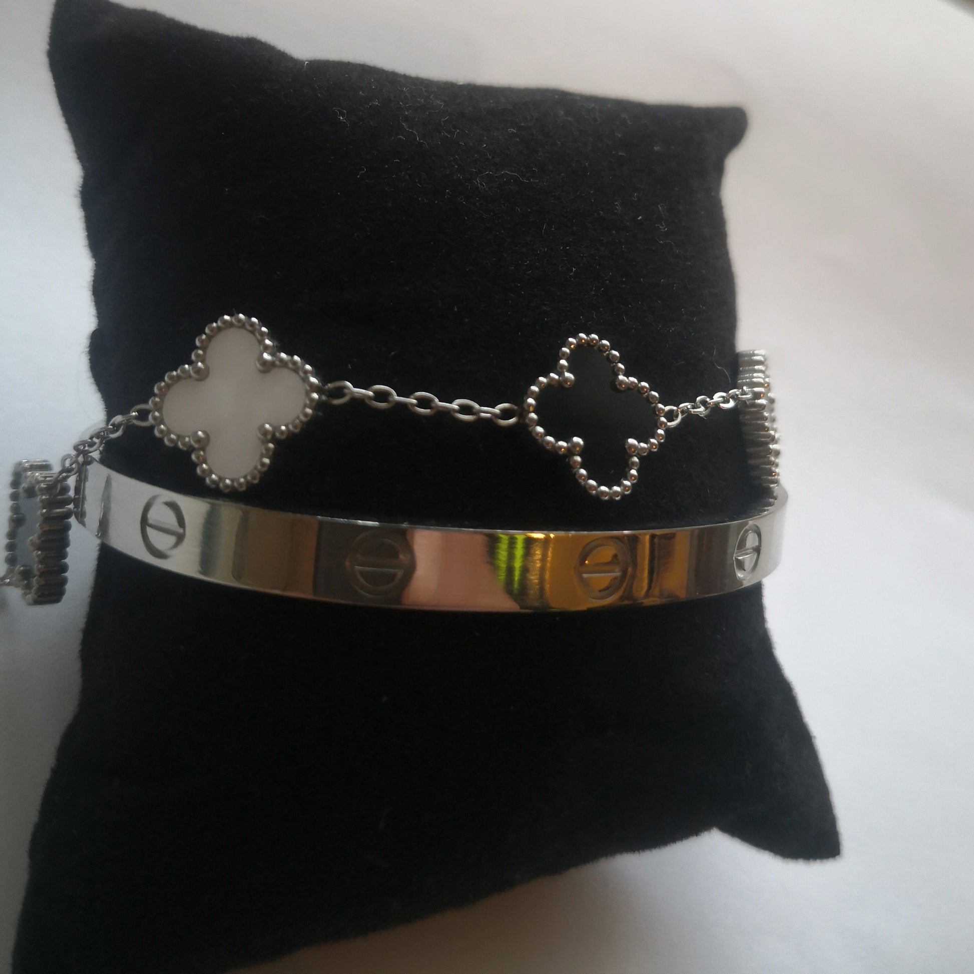 Trendy en Klaver Armbanden - Zilver en Zwart Wit - Intero Sieraden