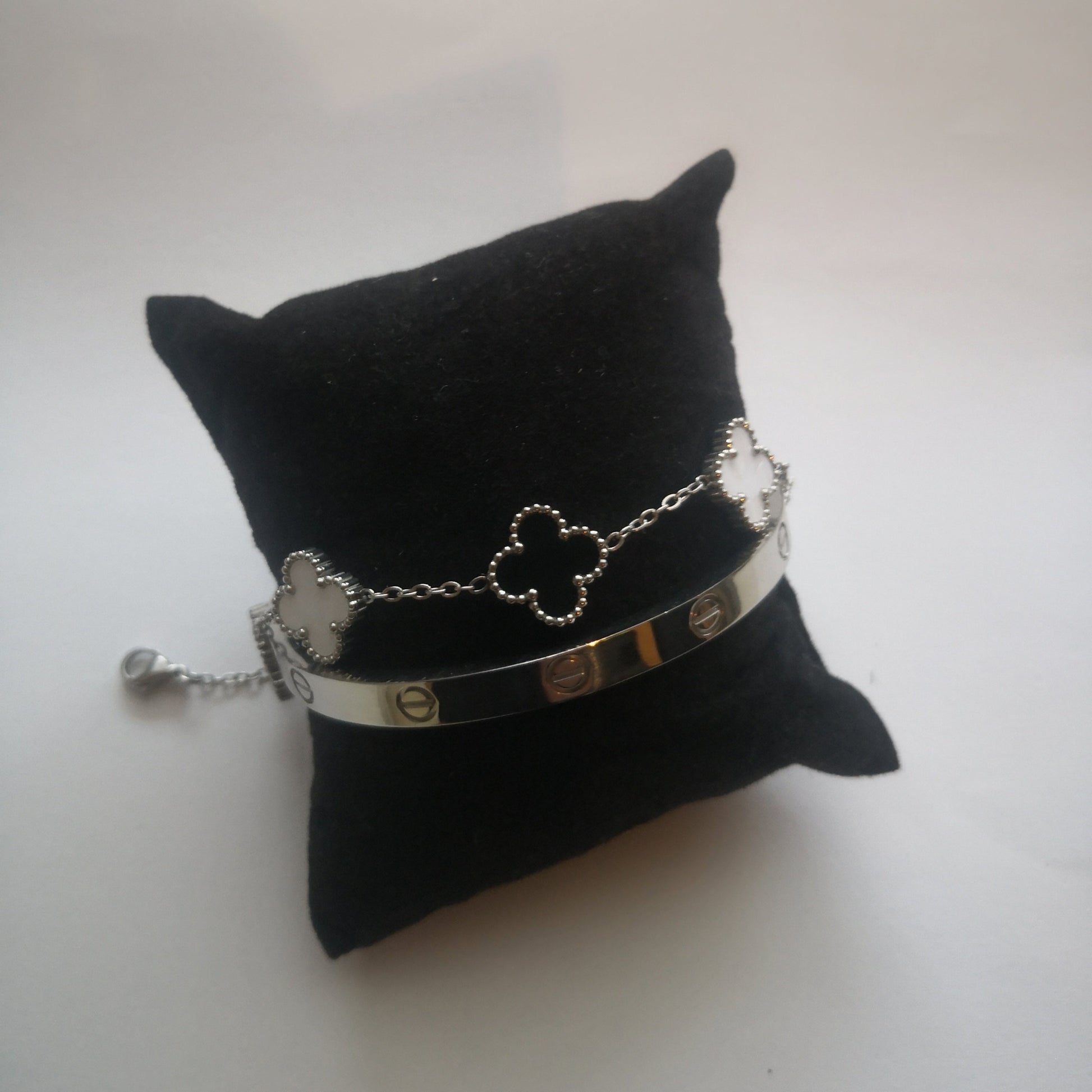 Trendy en Klaver Armbanden - Zilver en Zwart Wit - Intero Sieraden