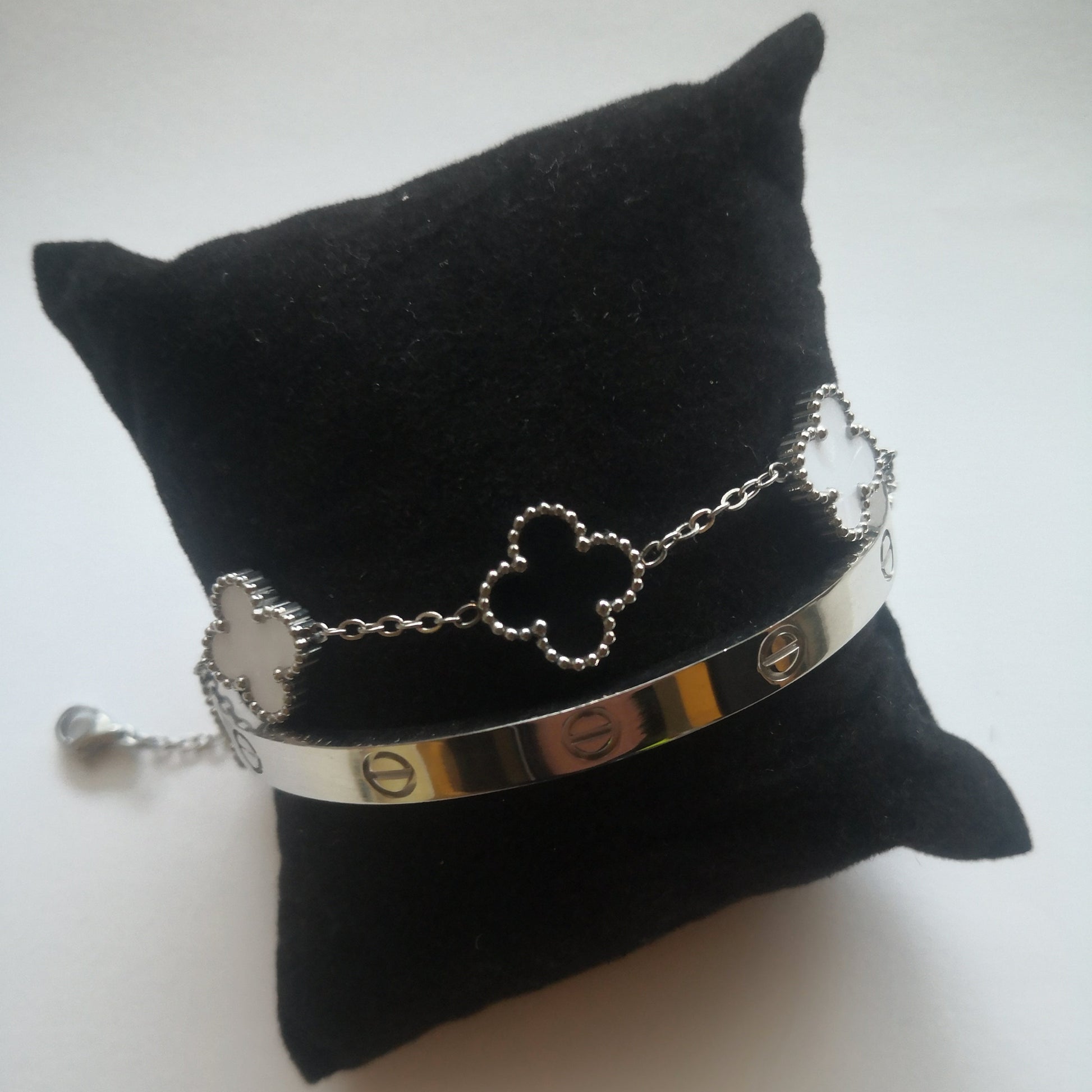Trendy en Klaver Armbanden - Zilver en Zwart Wit - Intero Sieraden