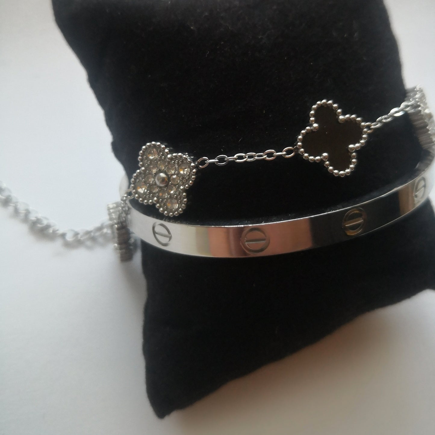 Trendy en Klaver Armbanden Zilver en zwart met Steentjes - Intero Sieraden