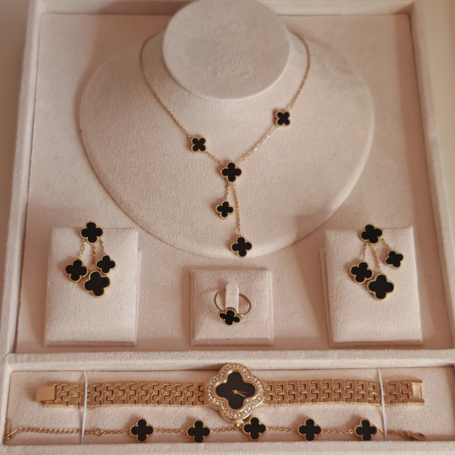 Luxe Sieradenset – Klavervorm | INTERO SIERADEN