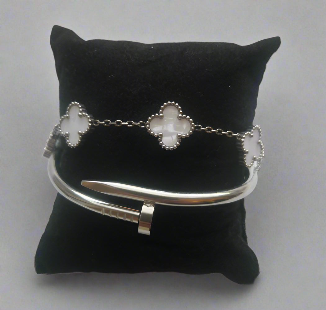Spijker en Klaver Armbanden Zilver en Wit - Intero Sieraden