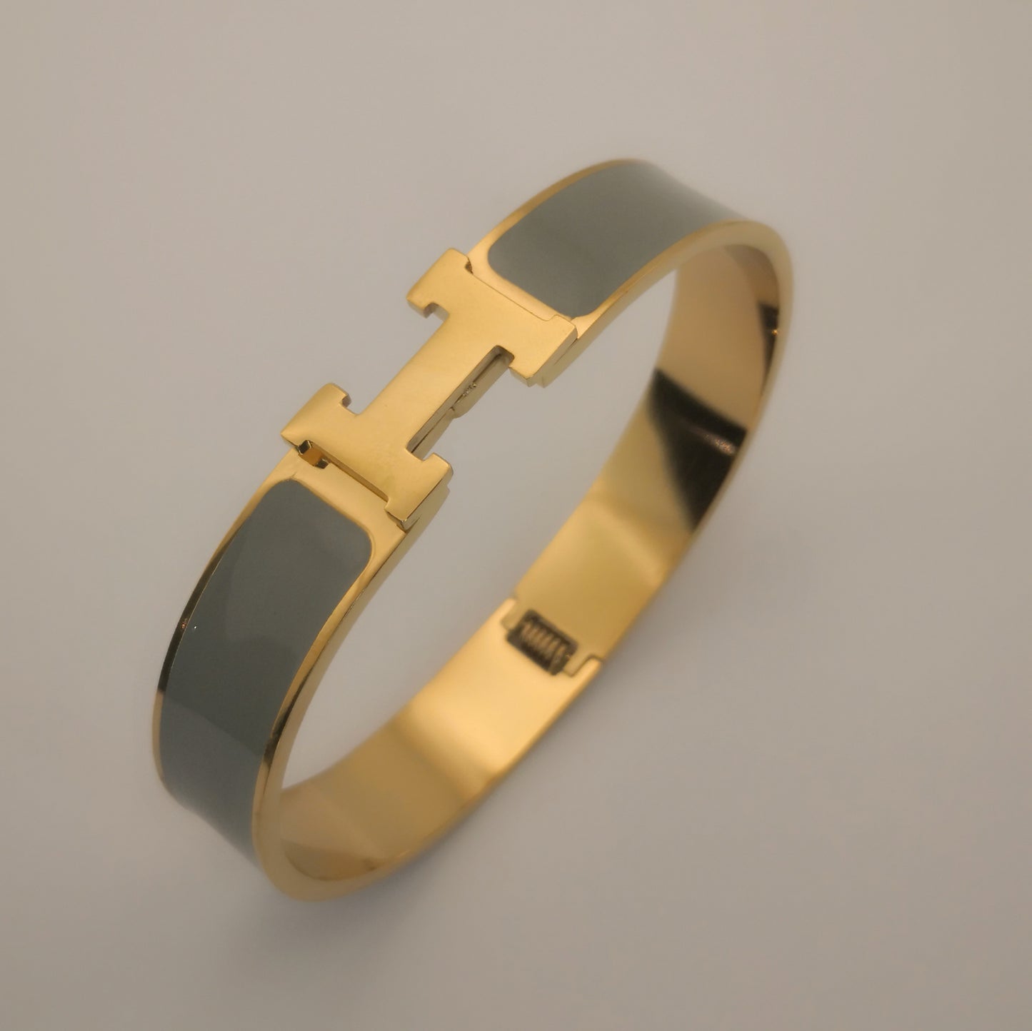 H letter Goudkleurige Armbanden - Intero Sieraden