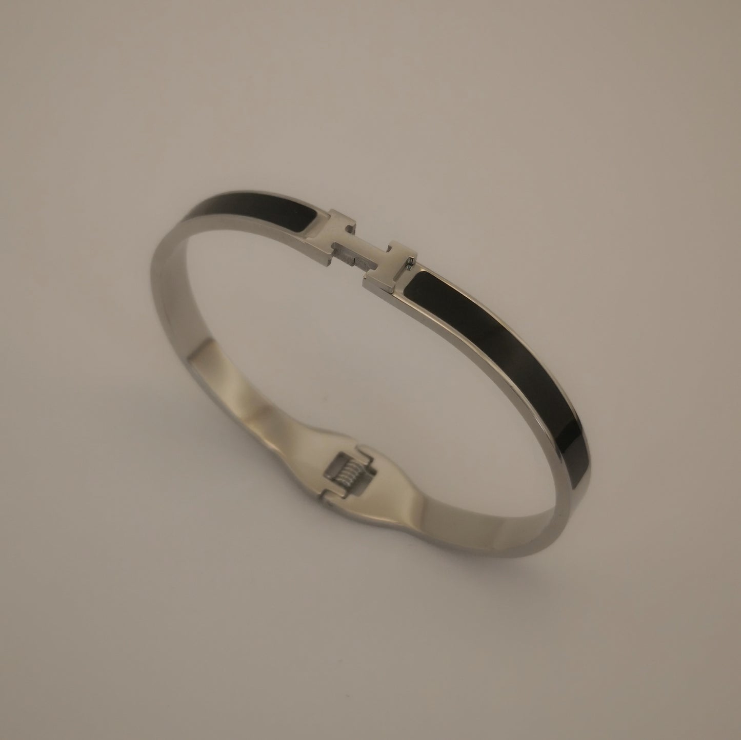 H letter Silverkleurige Armbanden - Dun - Intero Sieraden