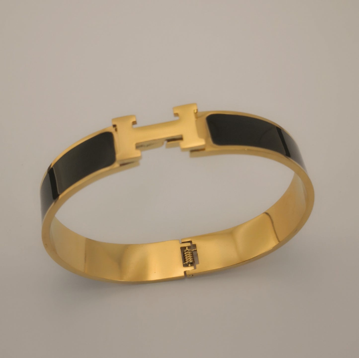 H letter Goudkleurige Armbanden - Intero Sieraden