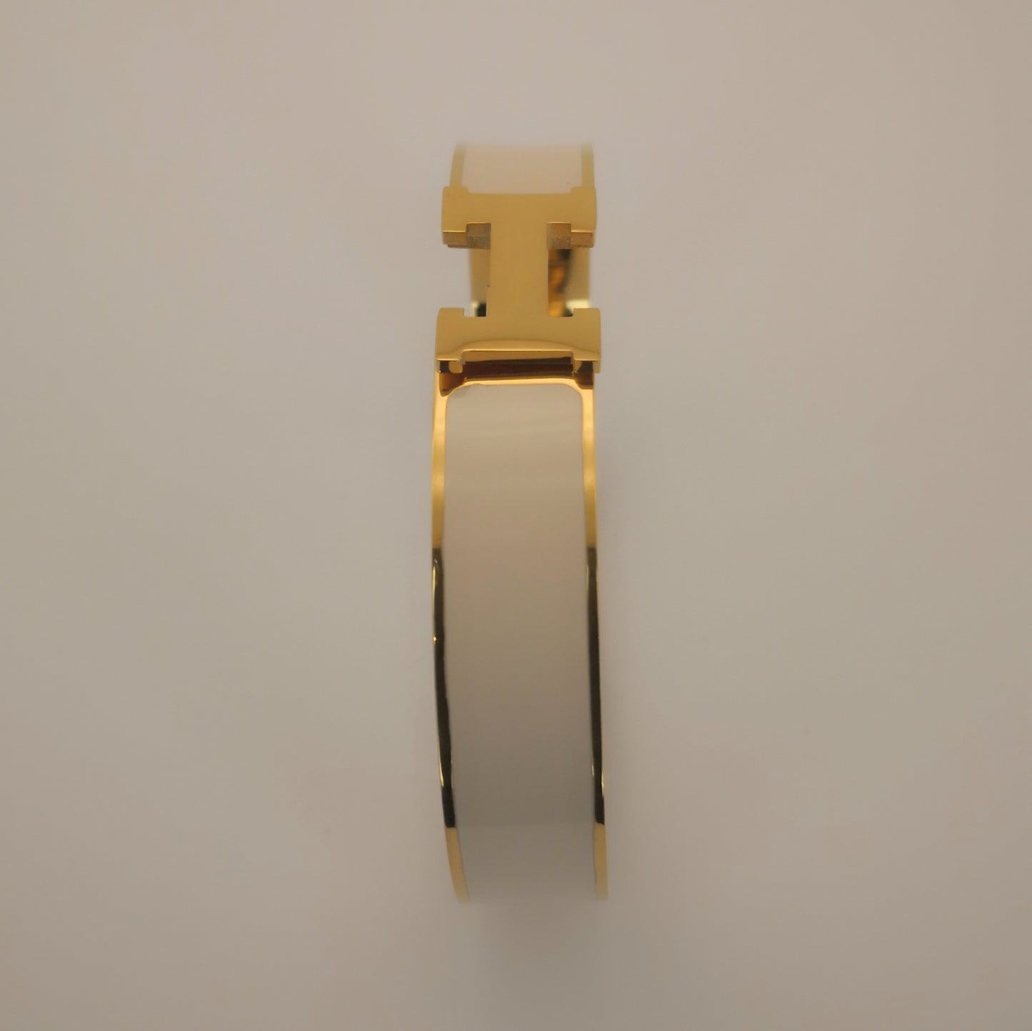H letter Goudkleurige Armbanden - Intero Sieraden