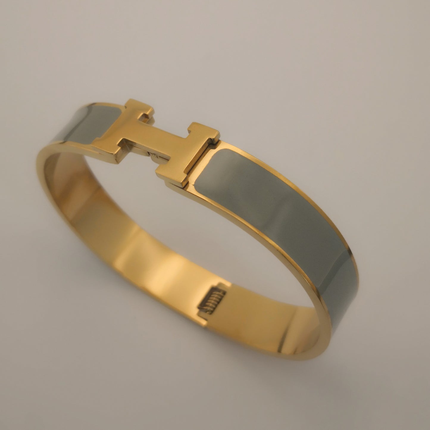 H letter Goudkleurige Armbanden - Intero Sieraden