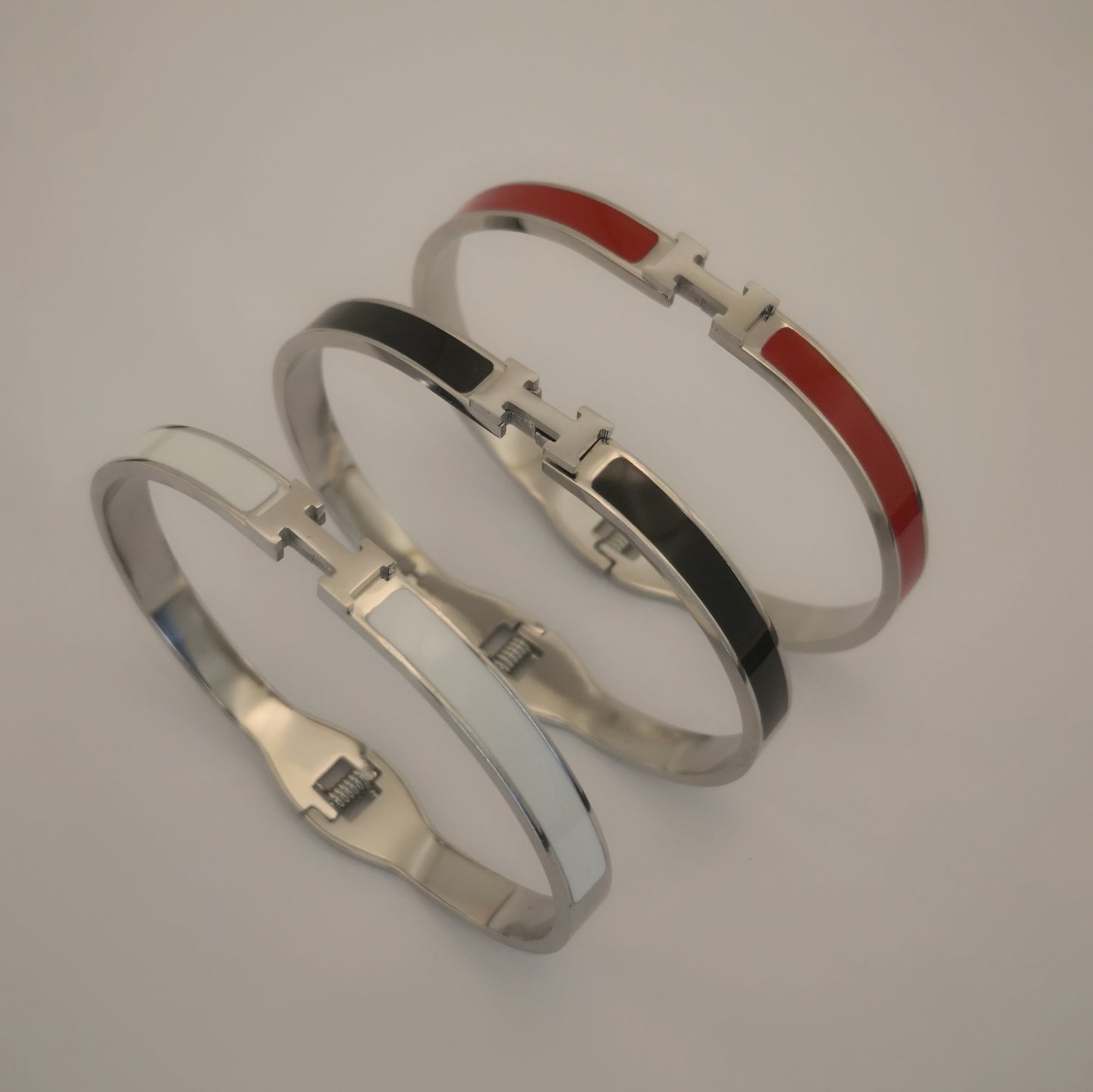 H letter Silverkleurige Armbanden - Dun - Intero Sieraden
