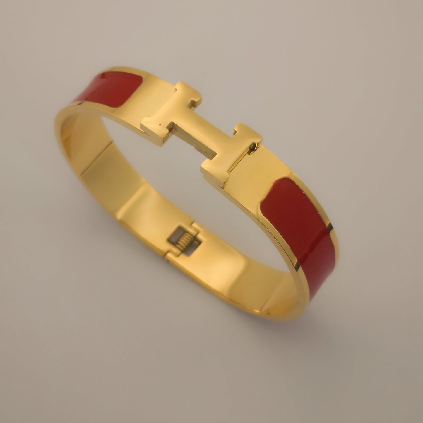 H letter Goudkleurige Armbanden - Intero Sieraden