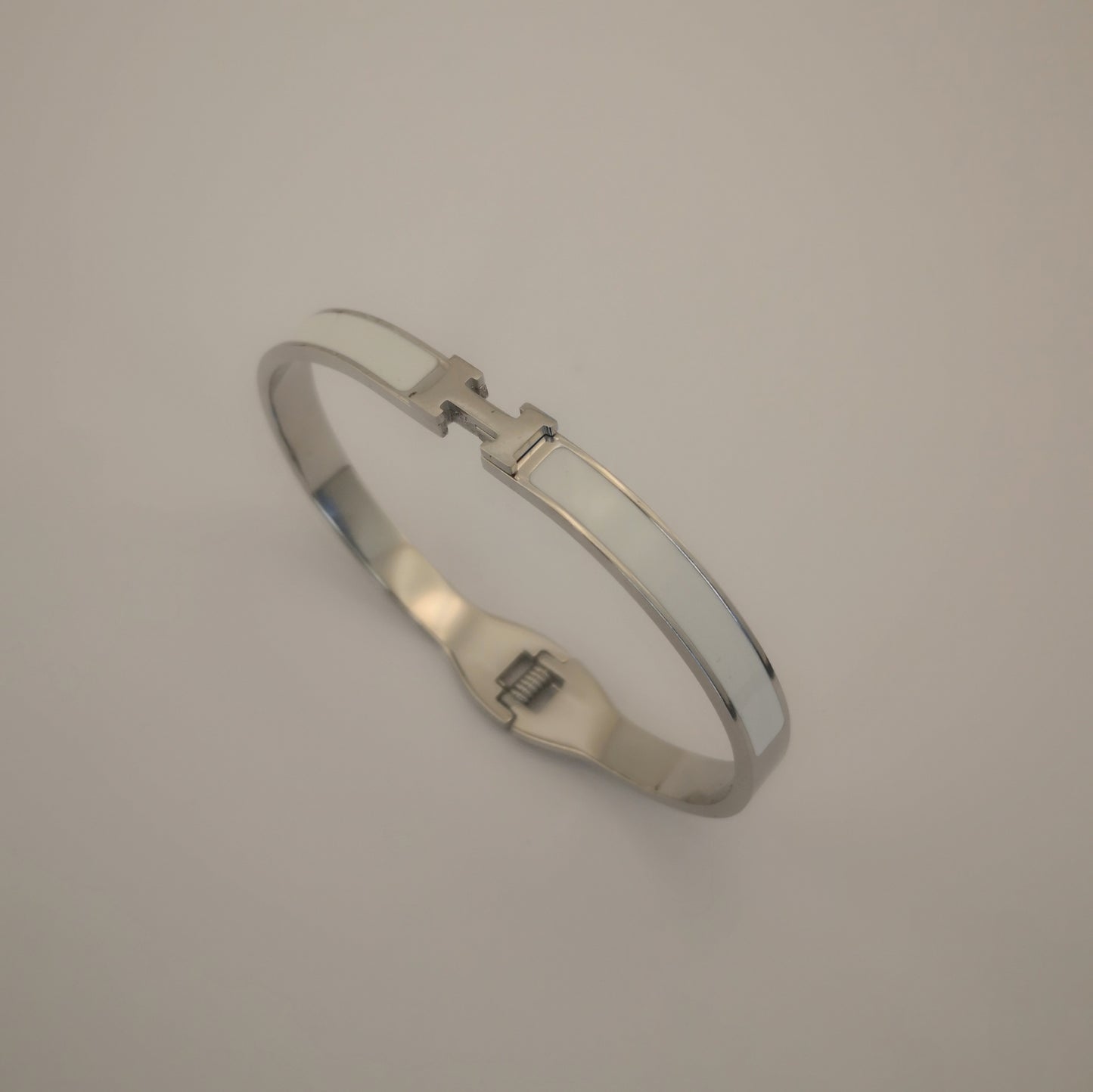 H letter Silverkleurige Armbanden - Dun - Intero Sieraden