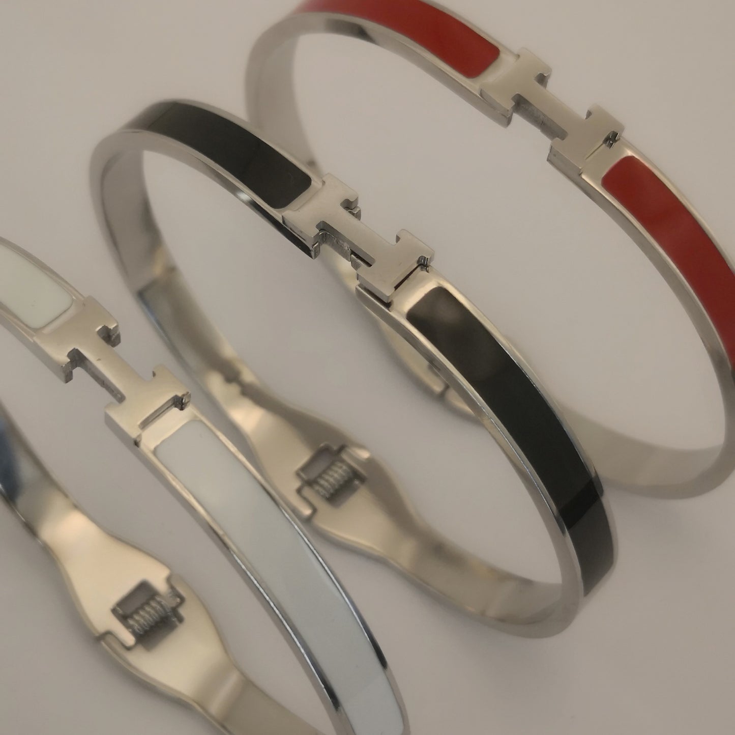 H letter Silverkleurige Armbanden - Dun - Intero Sieraden