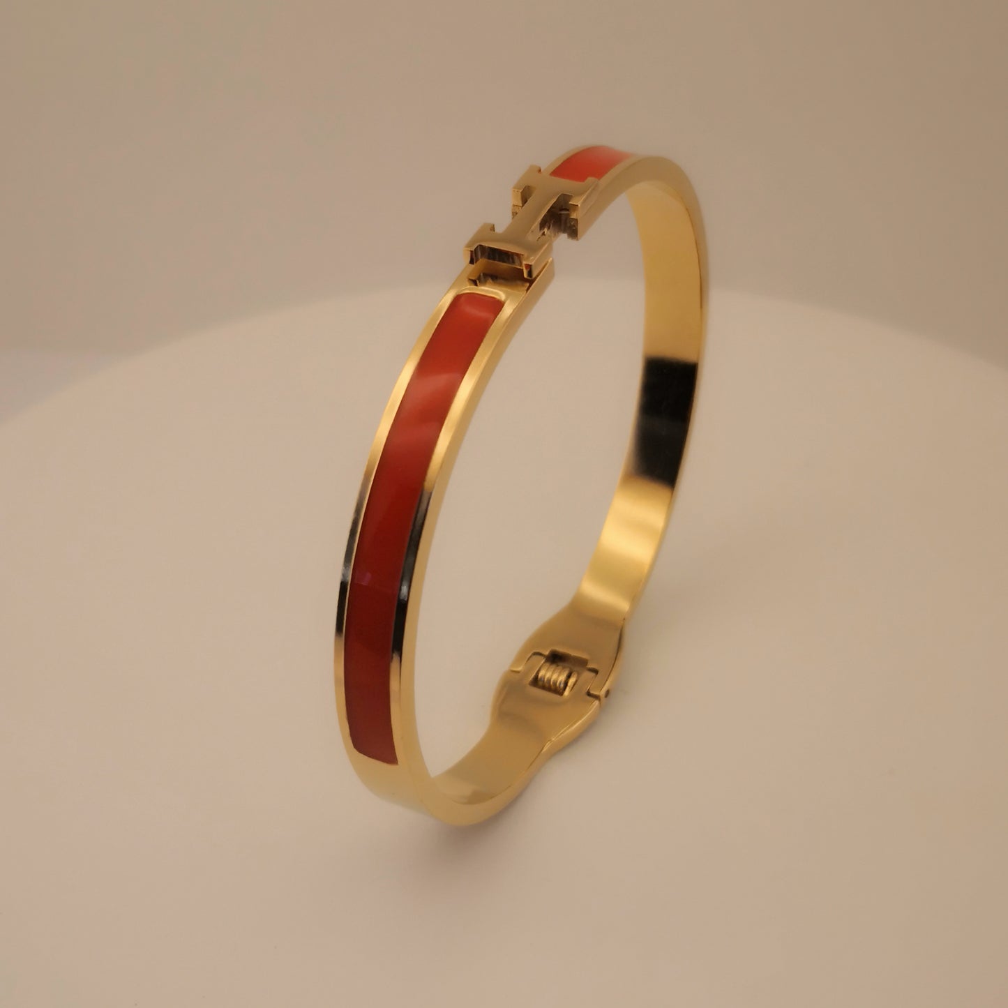 H letter Goudkleurige Armbanden - Dun