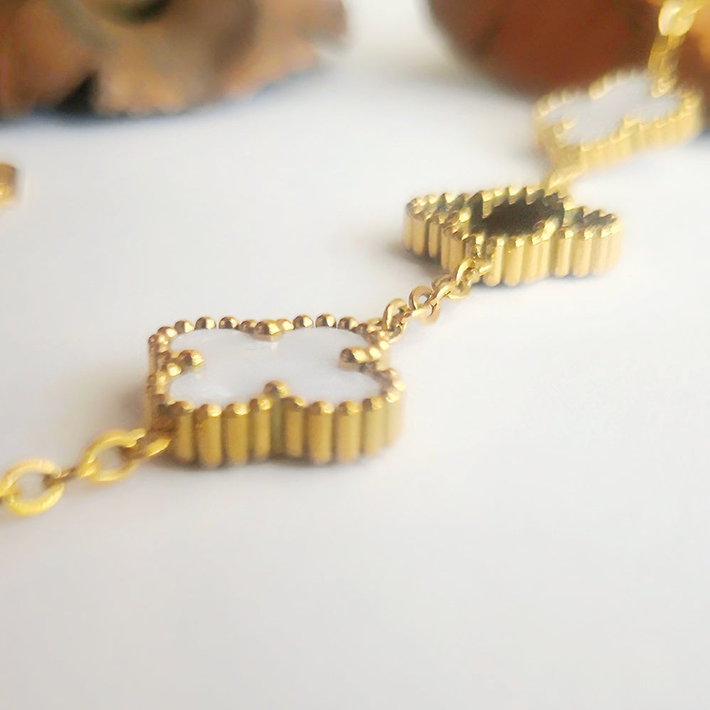 Klaver Armband Zwart en Wit Goudkleurige 18k - Intero Sieraden