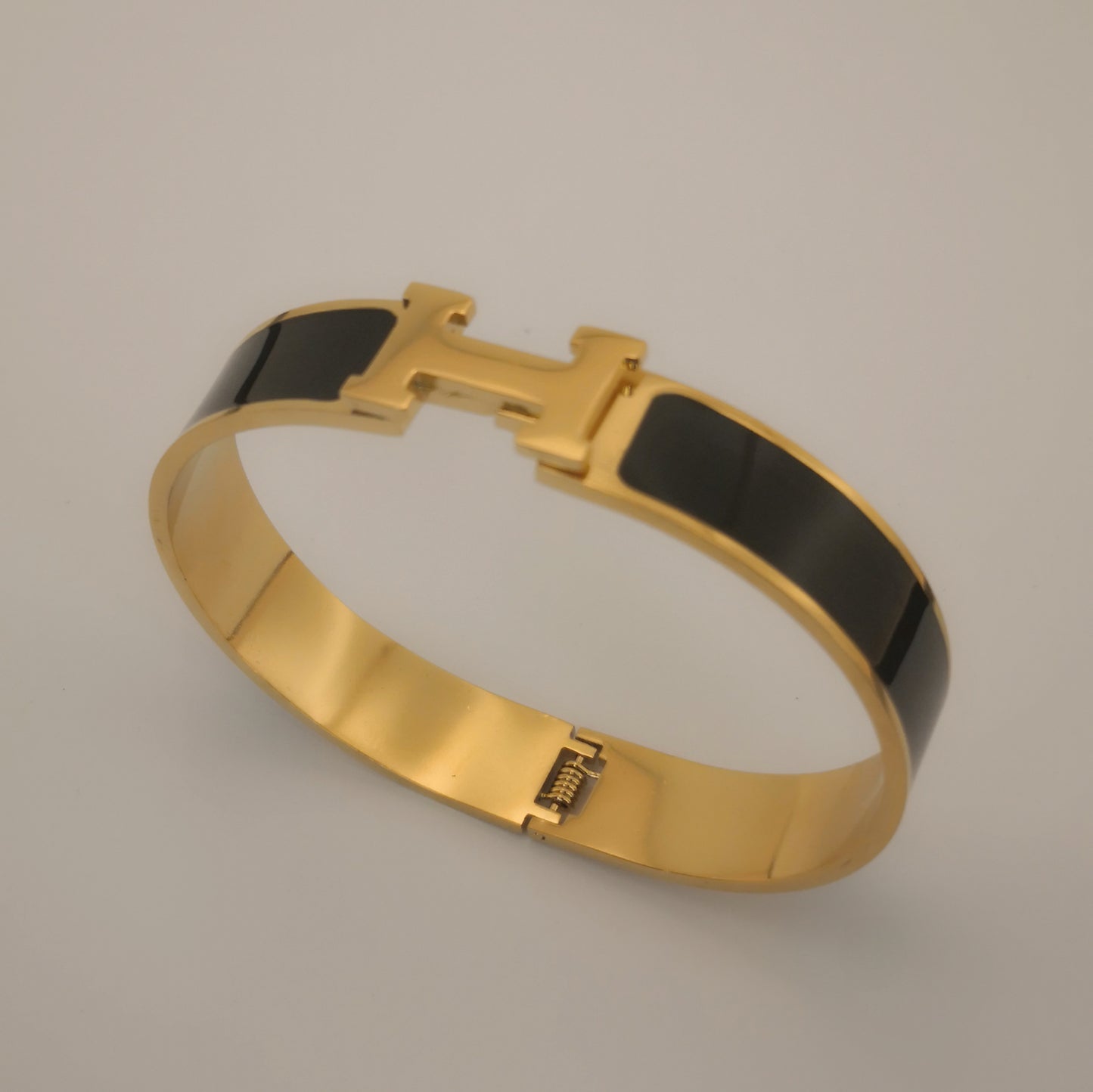 H letter Goudkleurige Armbanden - Intero Sieraden