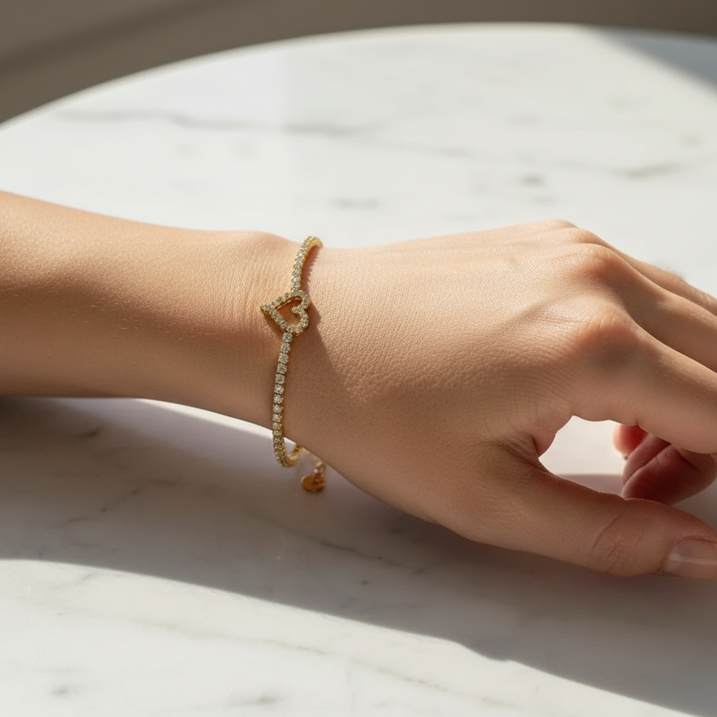 سوار ذهبي على رخام