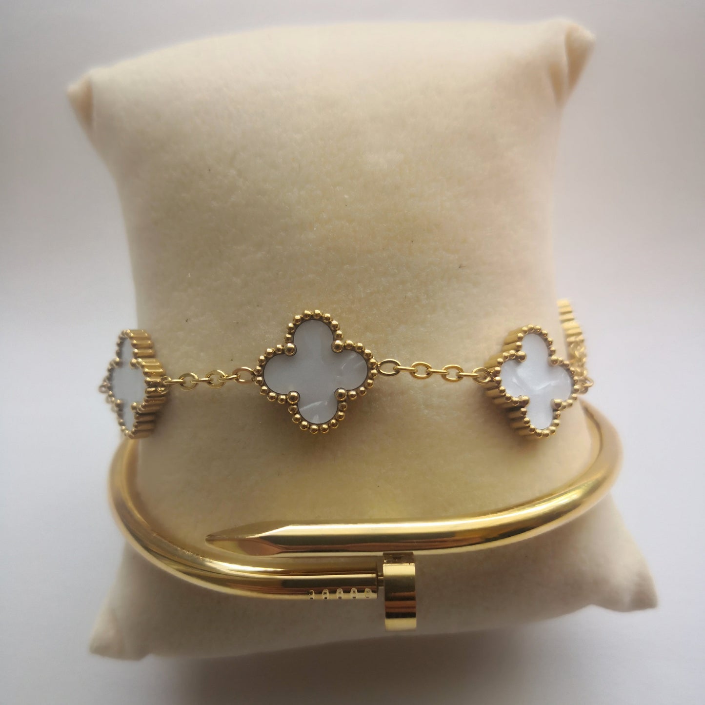 Spijker en Klaver Armbanden Goud en Wit - Intero Sieraden