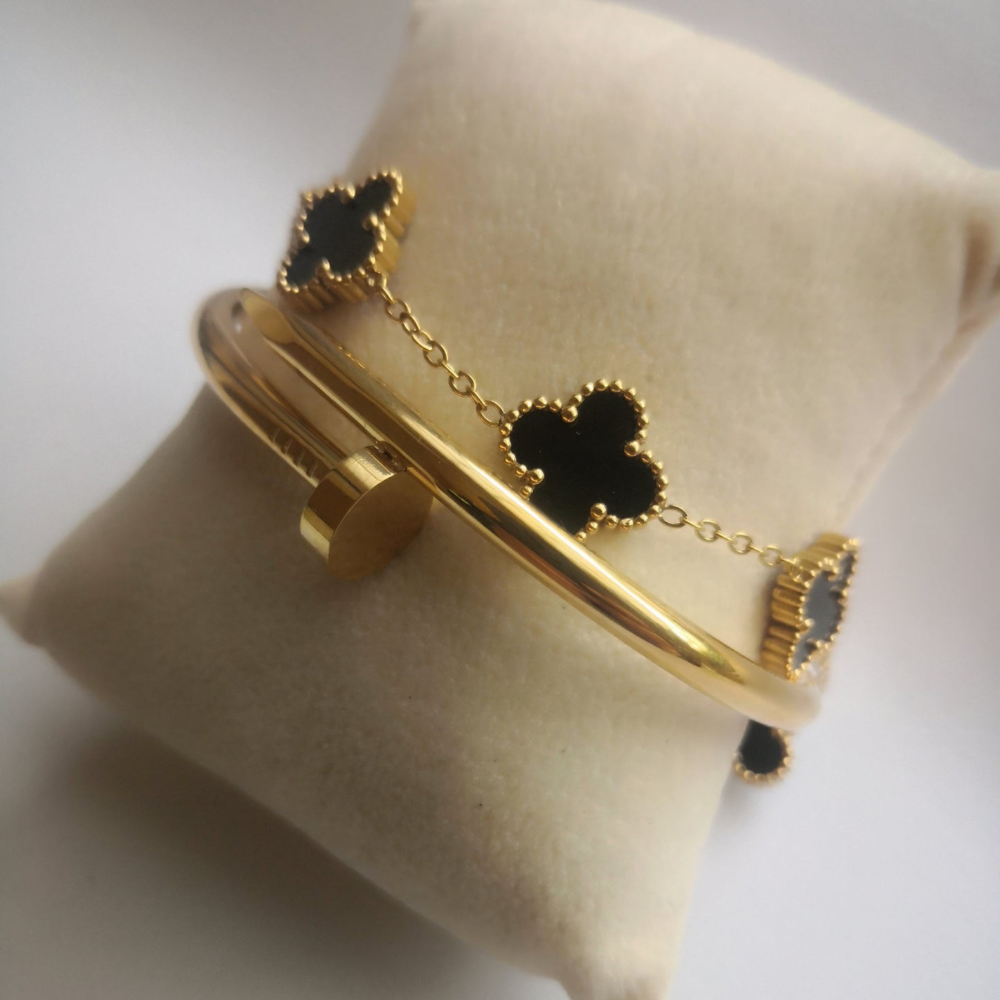 Spijker en Klaver Armbanden Goud en Zwart - Intero Sieraden