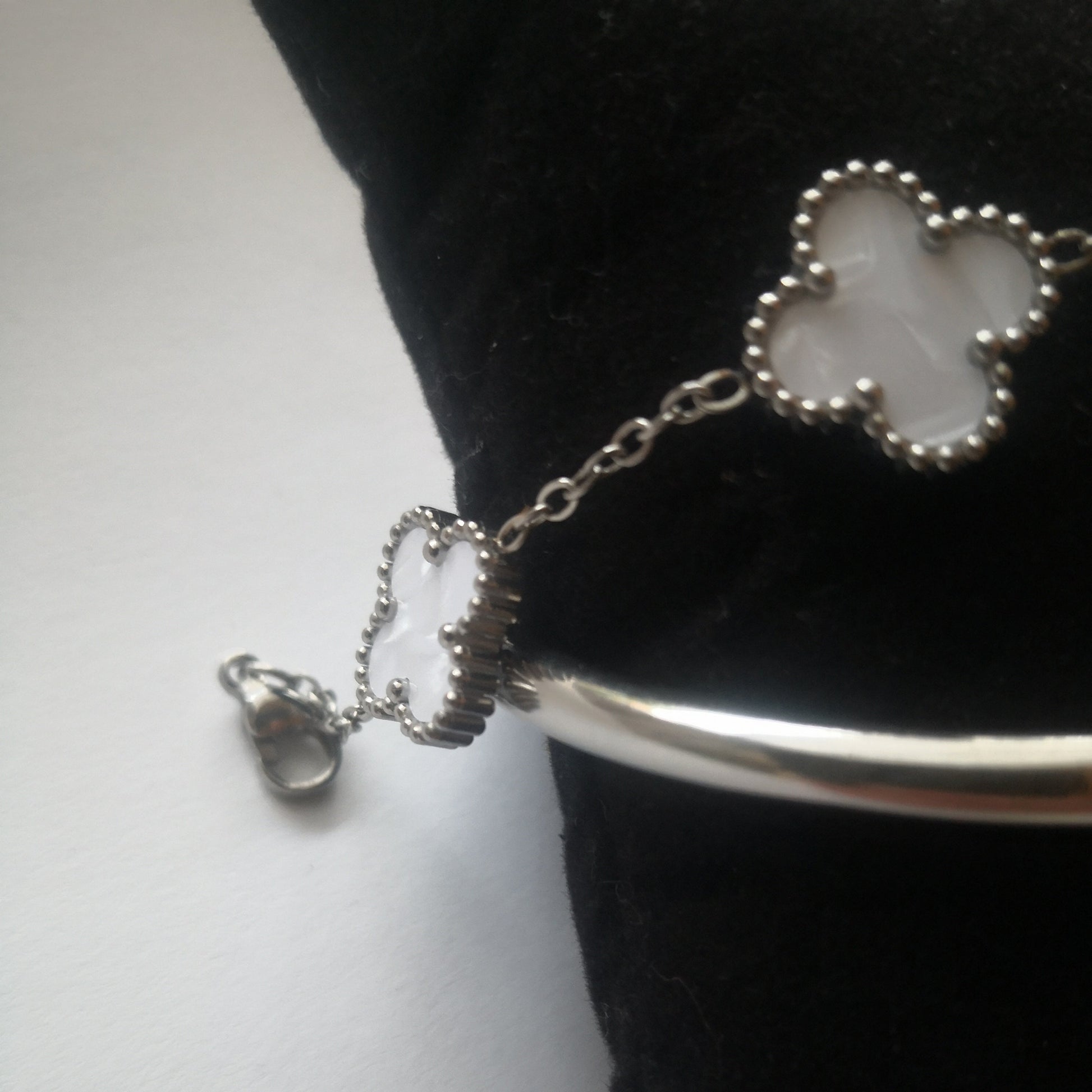 Spijker en Klaver Armbanden Zilver en Wit - Intero Sieraden