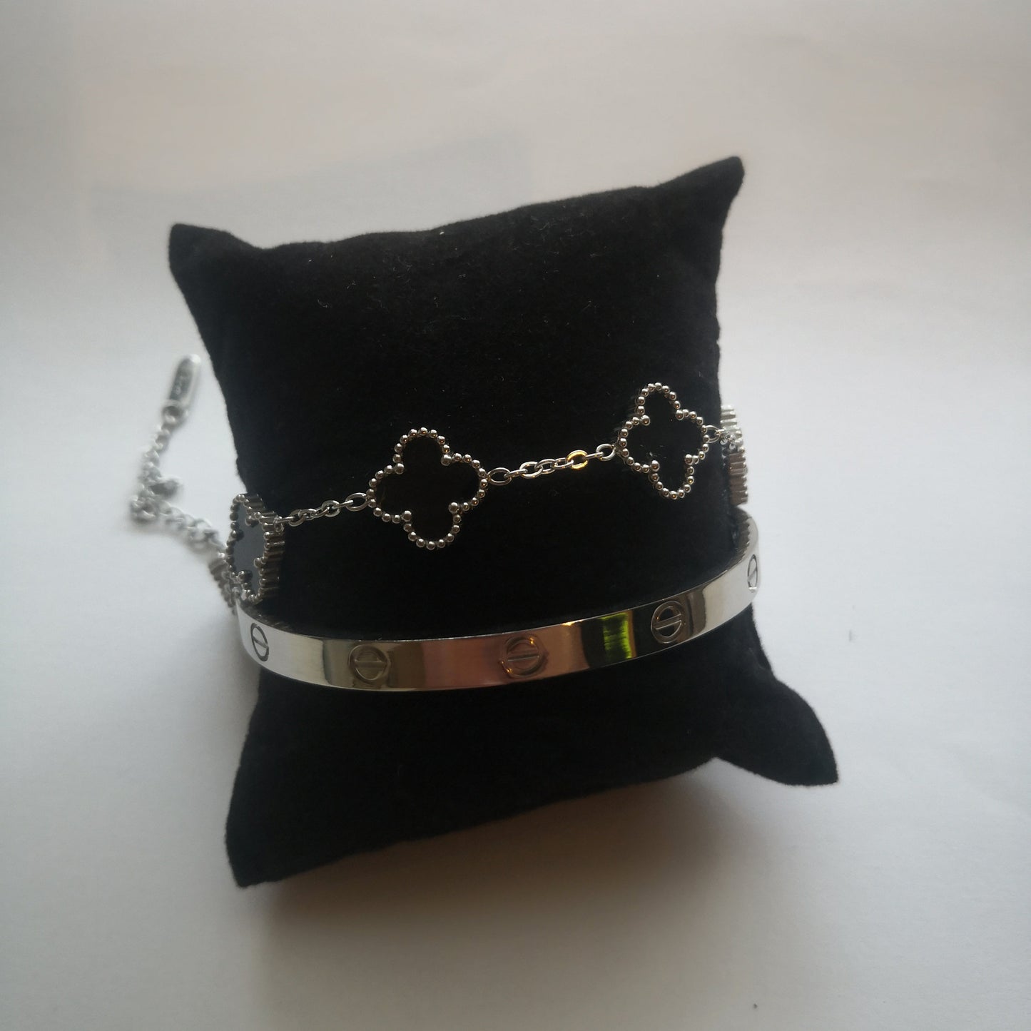 Trendy en Klaver Armbanden Zilver en Zwart - Intero Sieraden