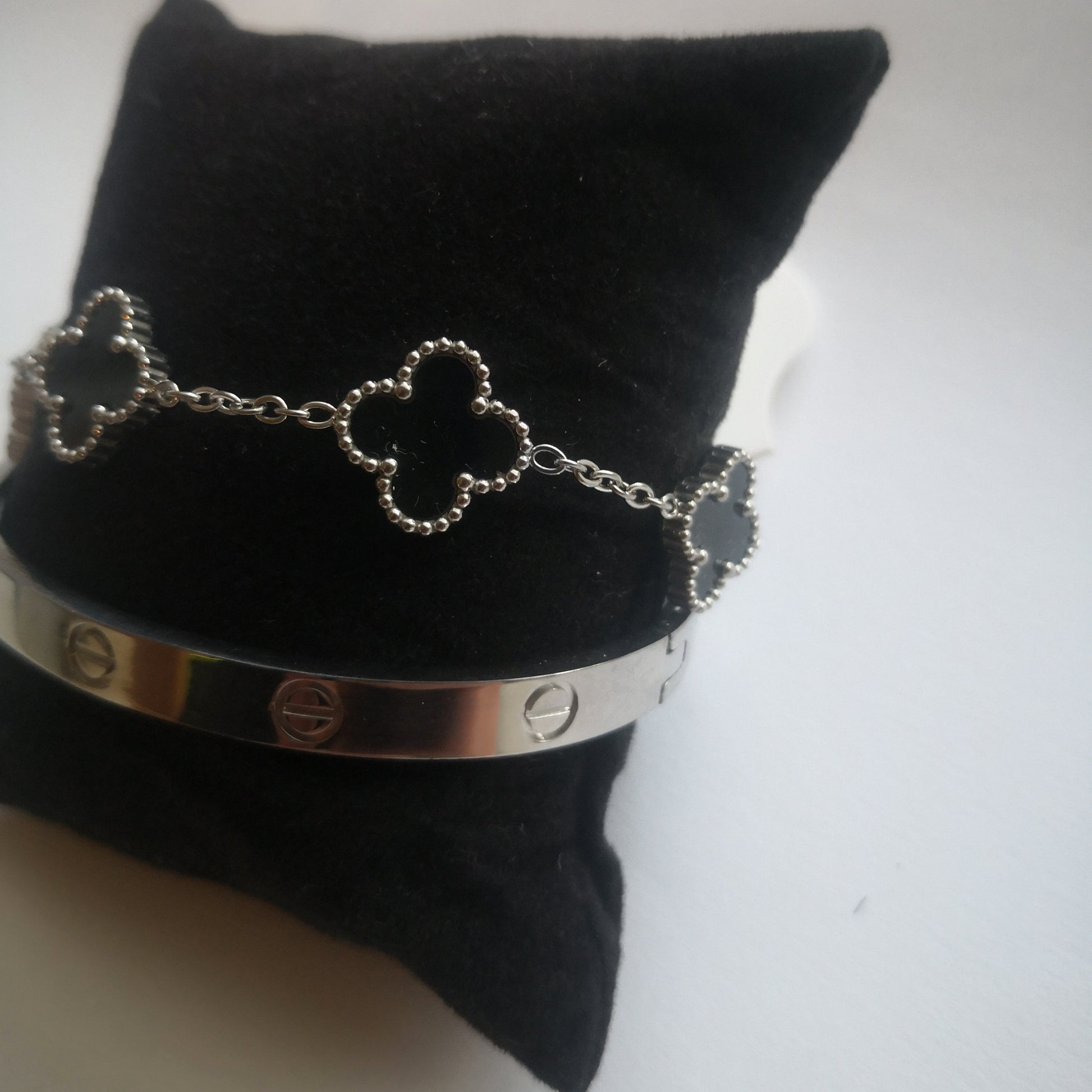 Trendy en Klaver Armbanden Zilver en Zwart - Intero Sieraden