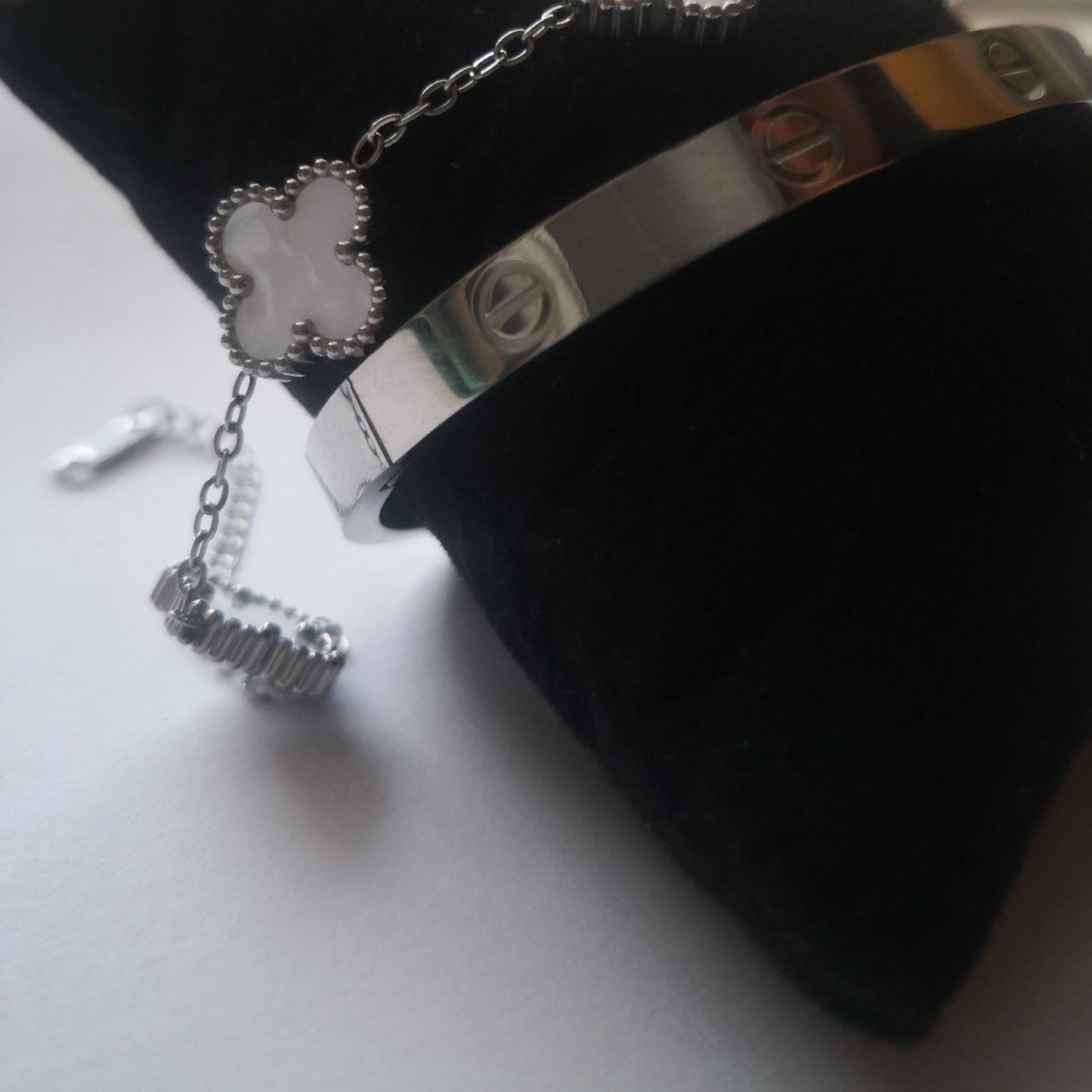 Trendy en Klaver Armbanden Zilver en Wit - Intero Sieraden
