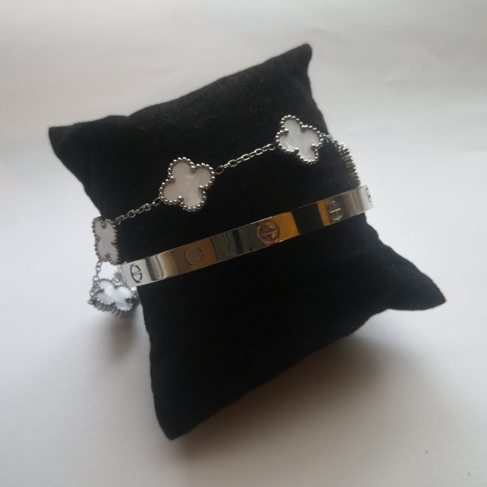 Trendy en Klaver Armbanden Zilver en Wit - Intero Sieraden