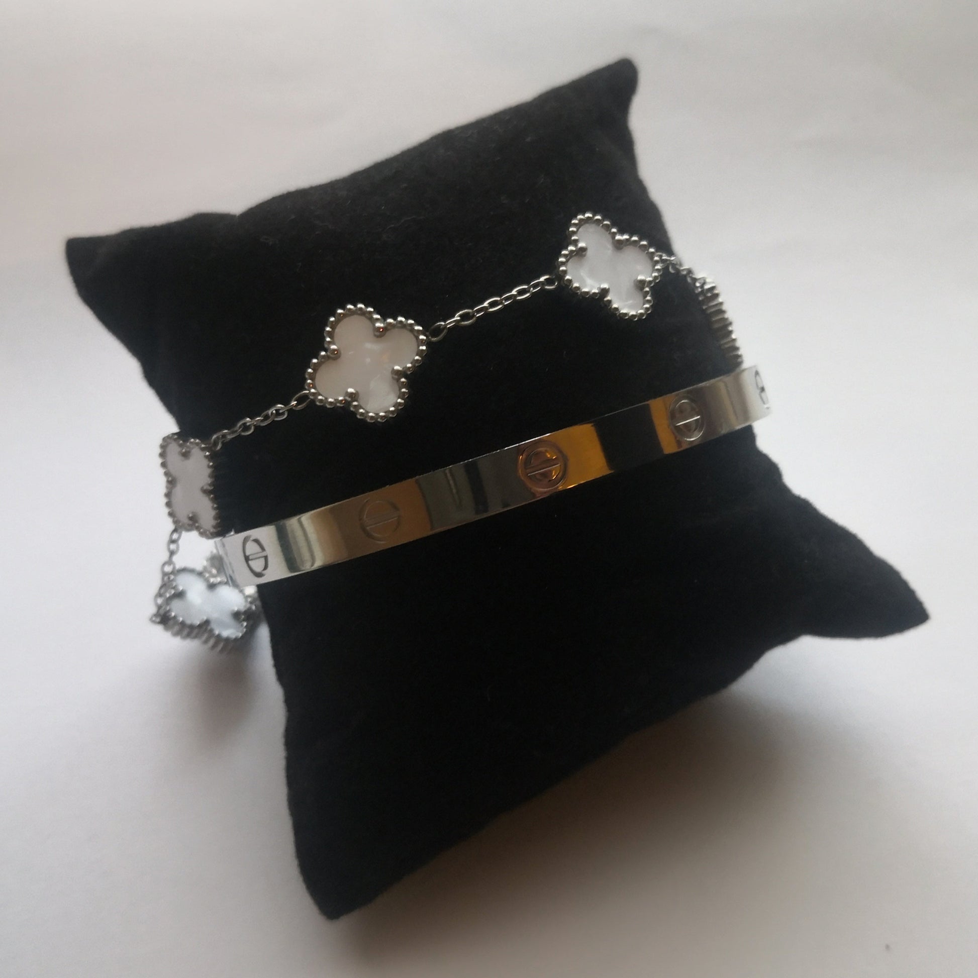 Trendy en Klaver Armbanden Zilver en Wit - Intero Sieraden