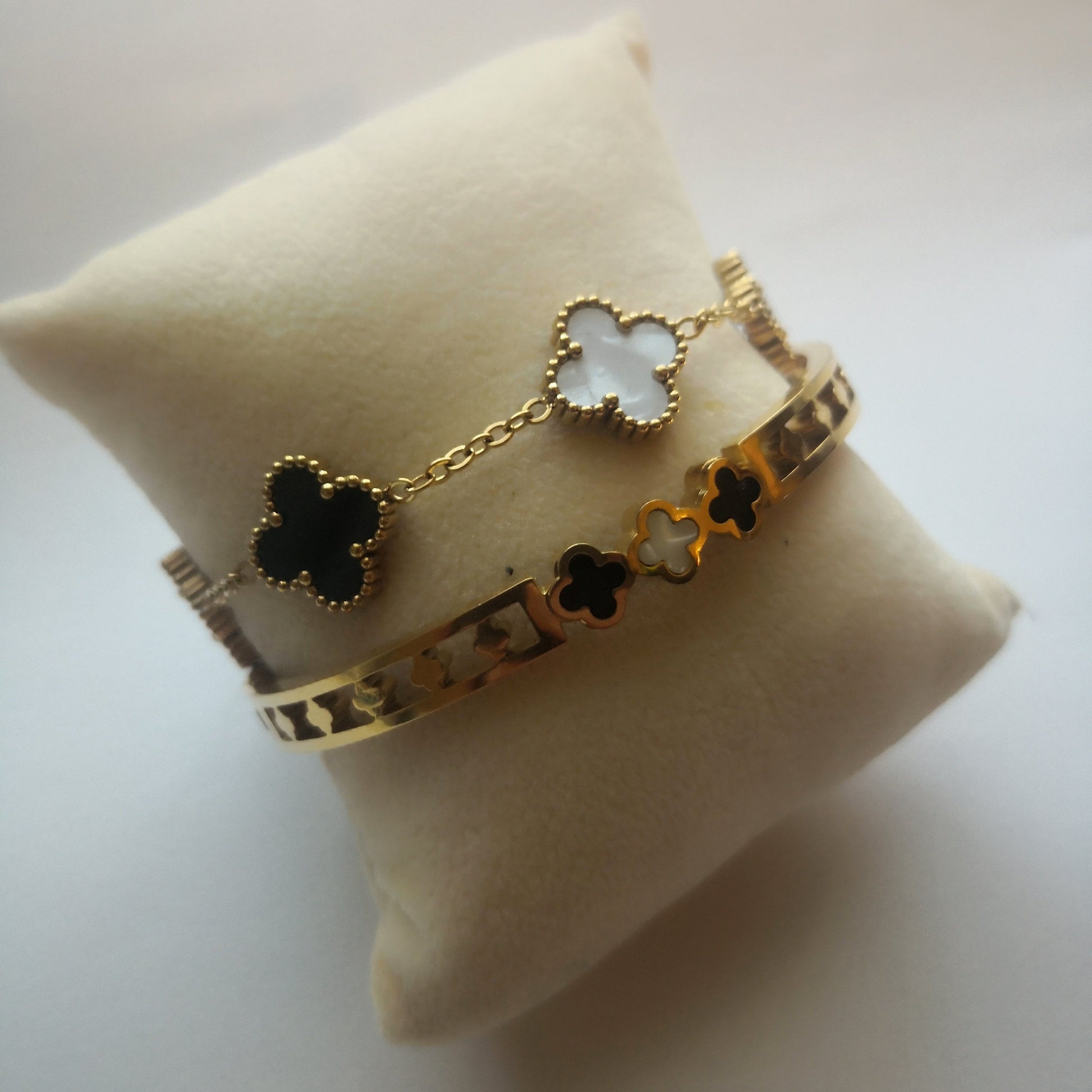 Klaver Armbanden - Goud en Zwart Wit - Intero Sieraden