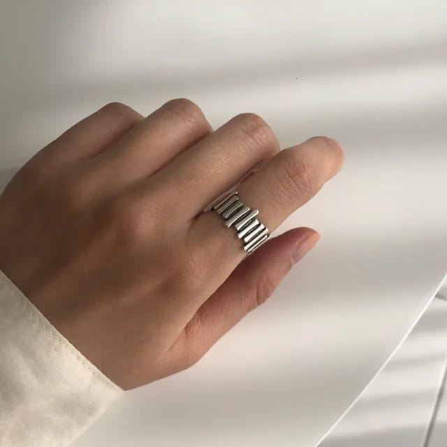 Verticale Elegantie Ring - Intero Sieraden