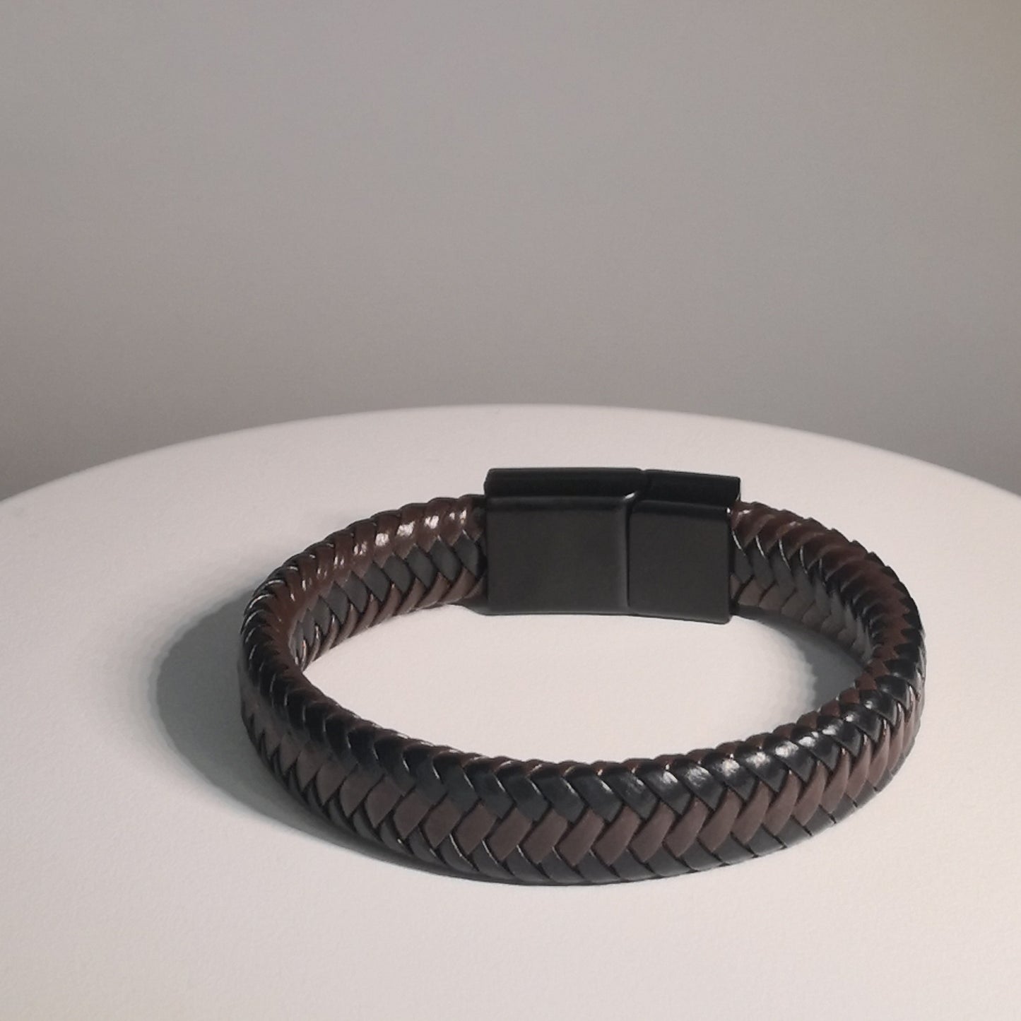 Brede Bruine en Zwarte Gevlochten Lederen Armband - Intero Sieraden