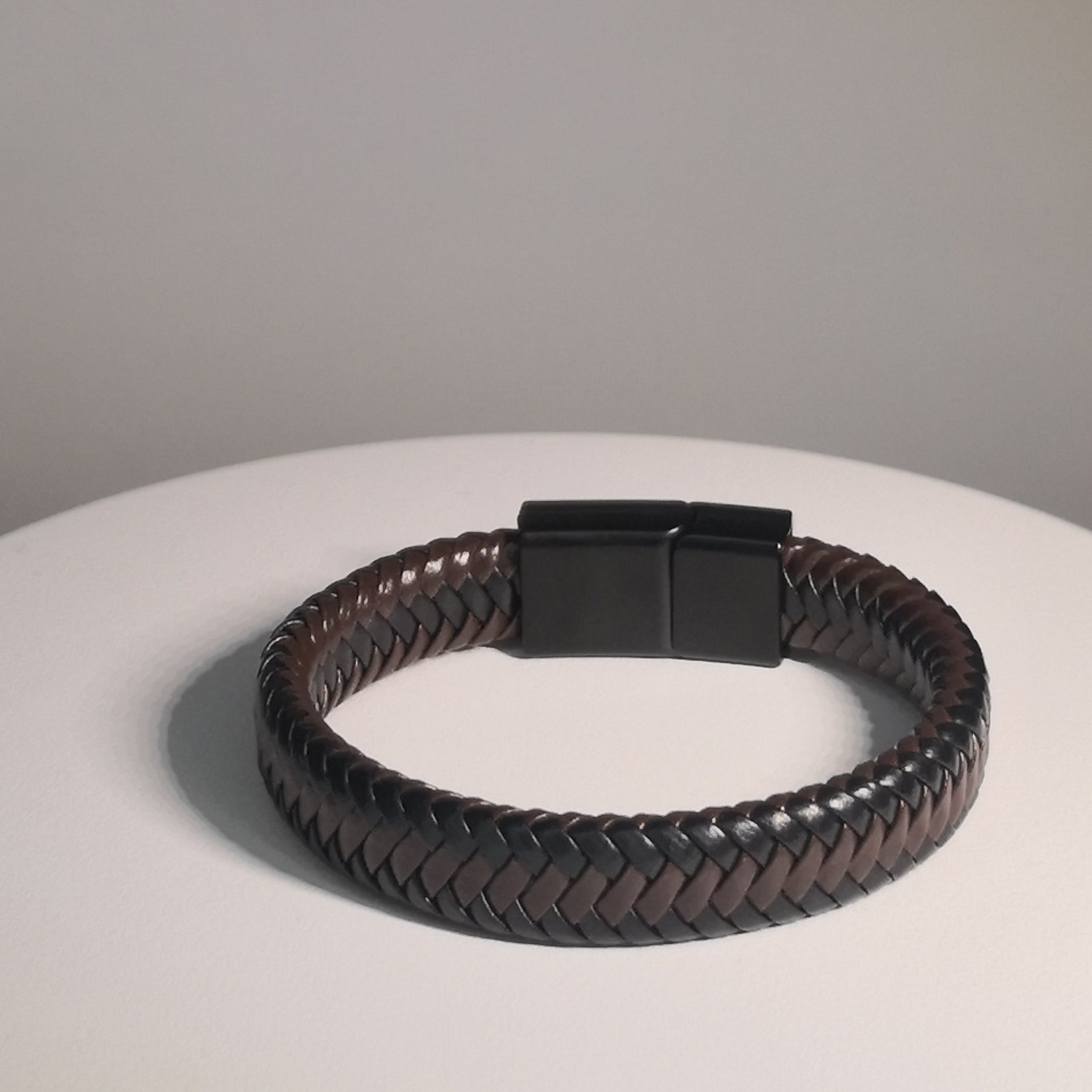 Brede Bruine en Zwarte Gevlochten Lederen Armband - Intero Sieraden