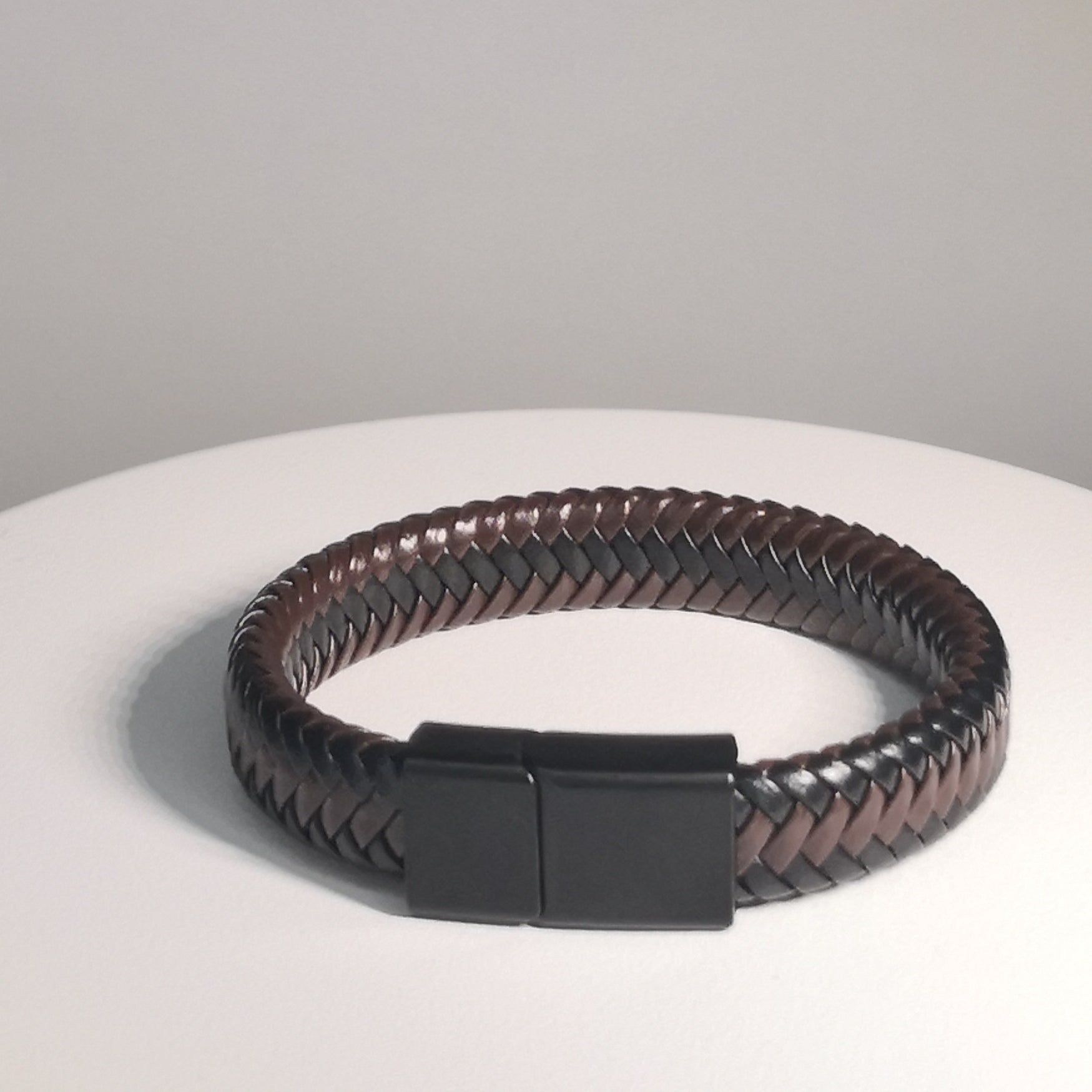 Brede Bruine en Zwarte Gevlochten Lederen Armband - Intero Sieraden