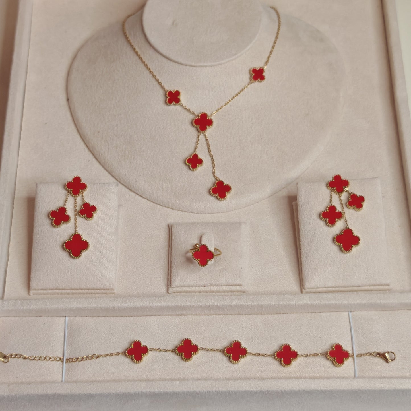 Luxe Sieradenset – Klavervorm | INTERO SIERADEN