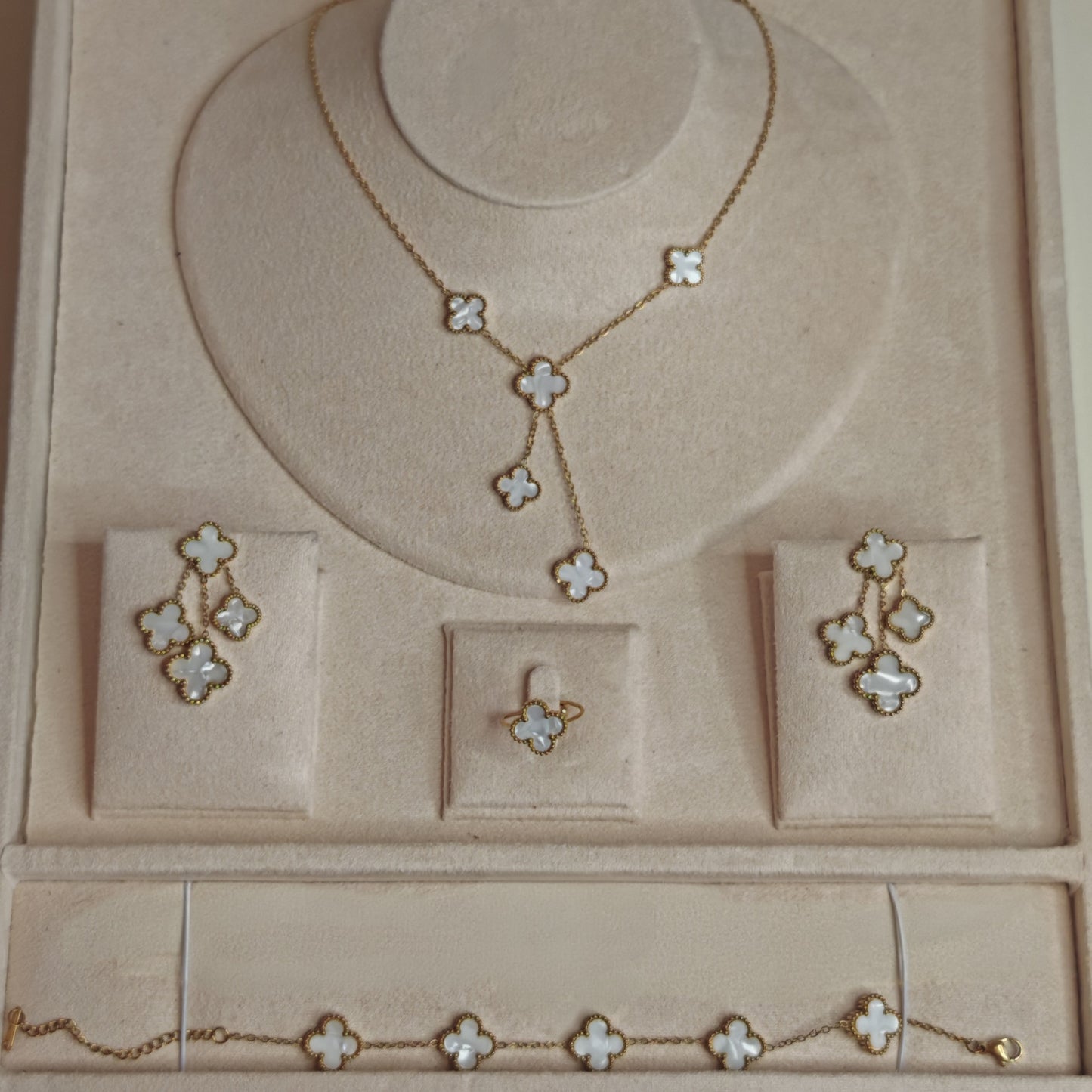 Luxe Sieradenset – Klavervorm | INTERO SIERADEN