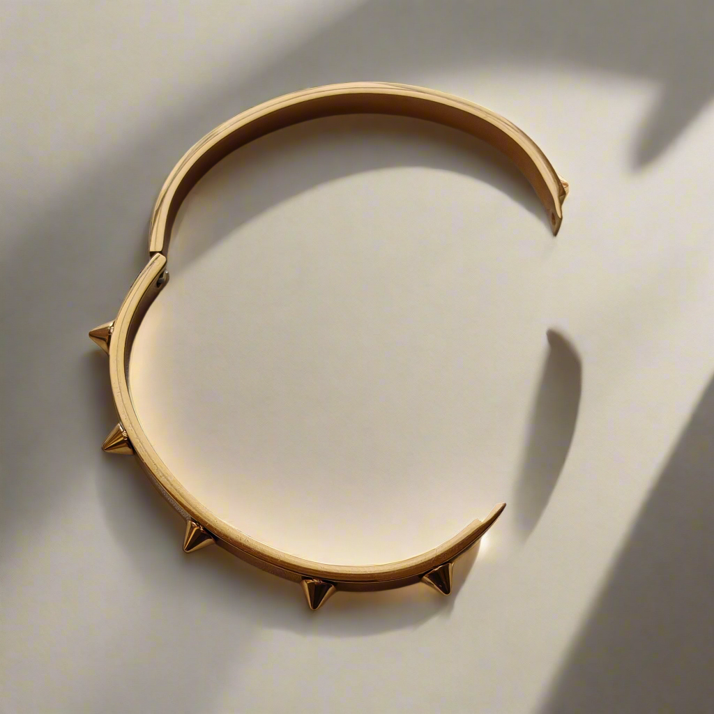 "Bold Spike" Armband – Een statement van kracht en durf