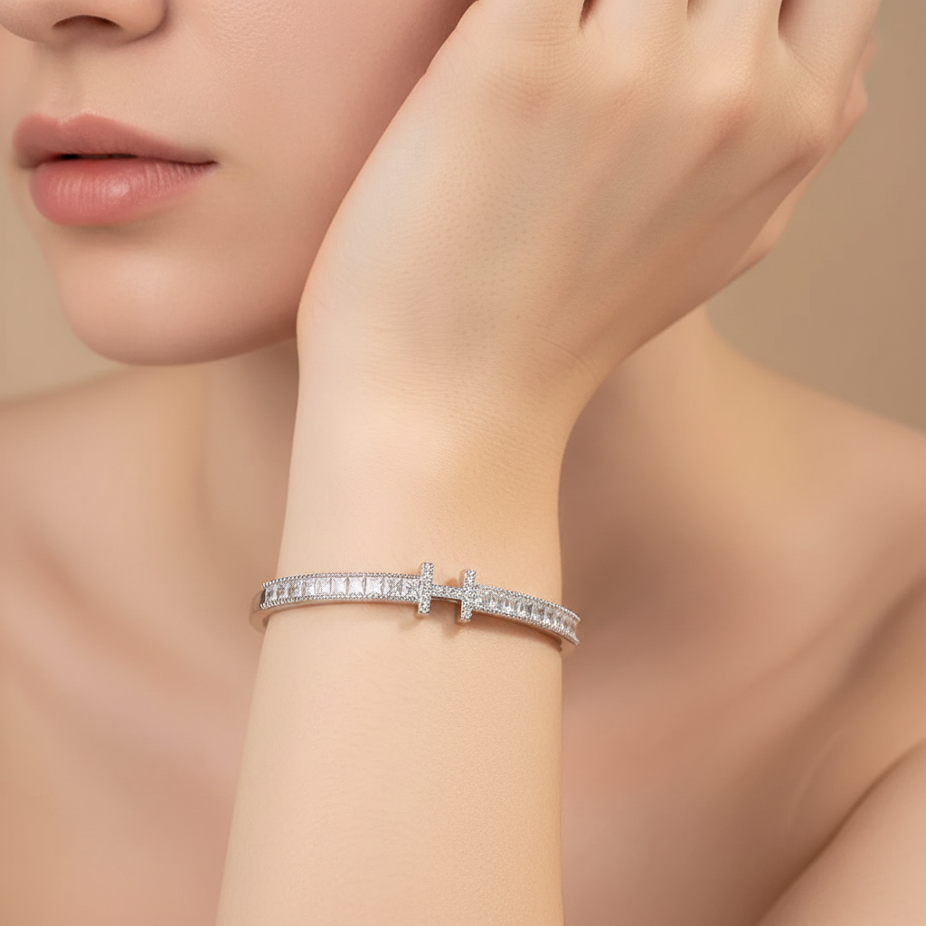 أسوارة H فضية بوضعية راقية