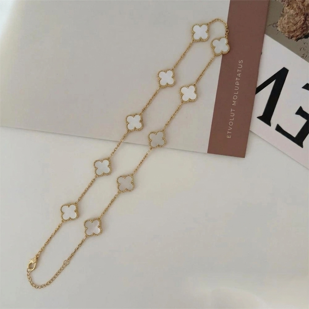 Klaver Ketting met 10 klaverhangerstukken