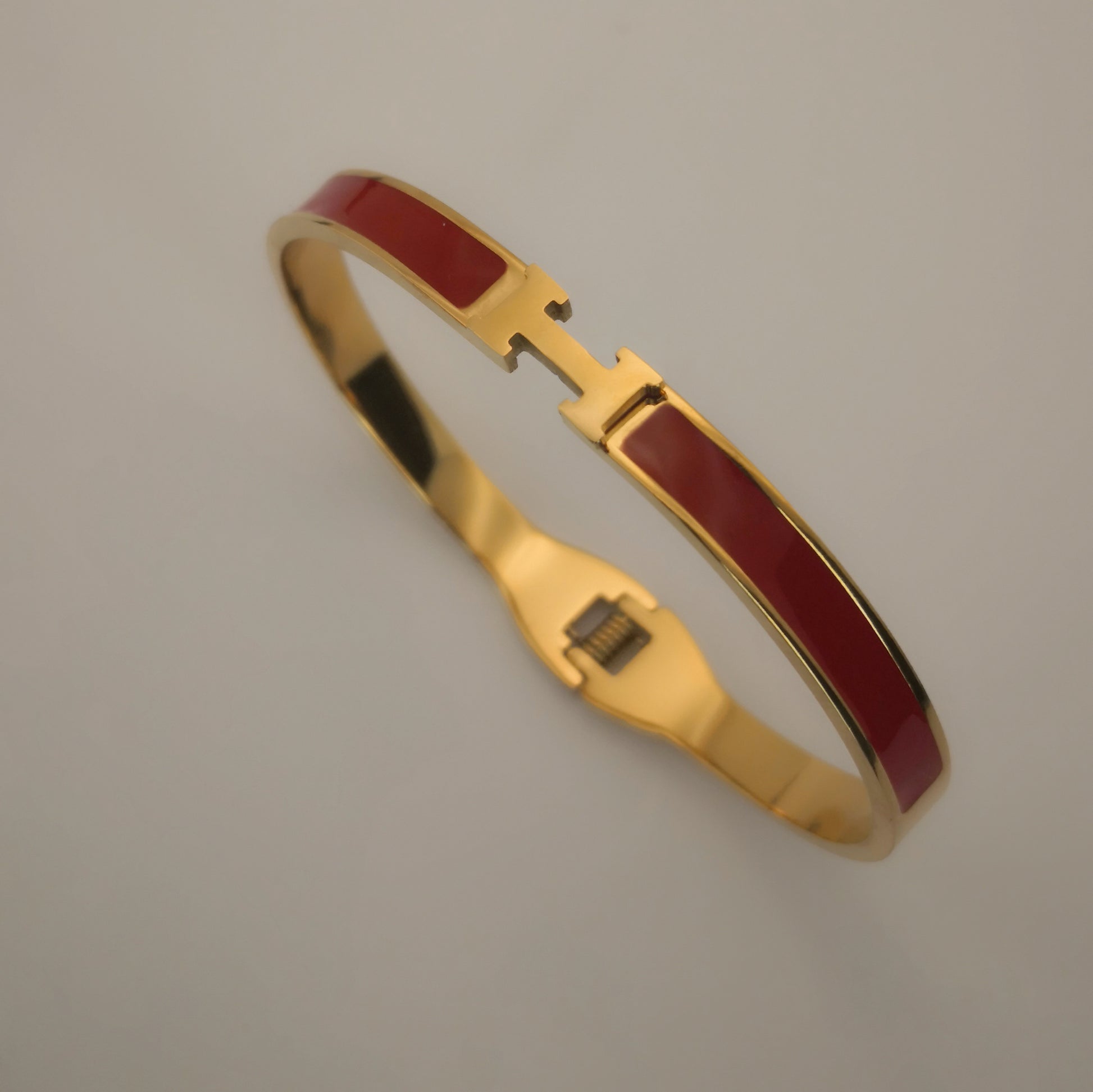 H letter Goudkleurige Armbanden - Dun - Intero Sieraden